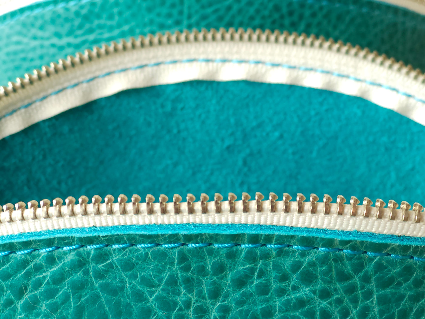 Claire Ellipse Makeup Bag