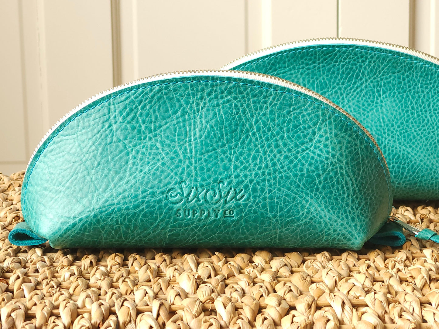 Claire Ellipse Makeup Bag