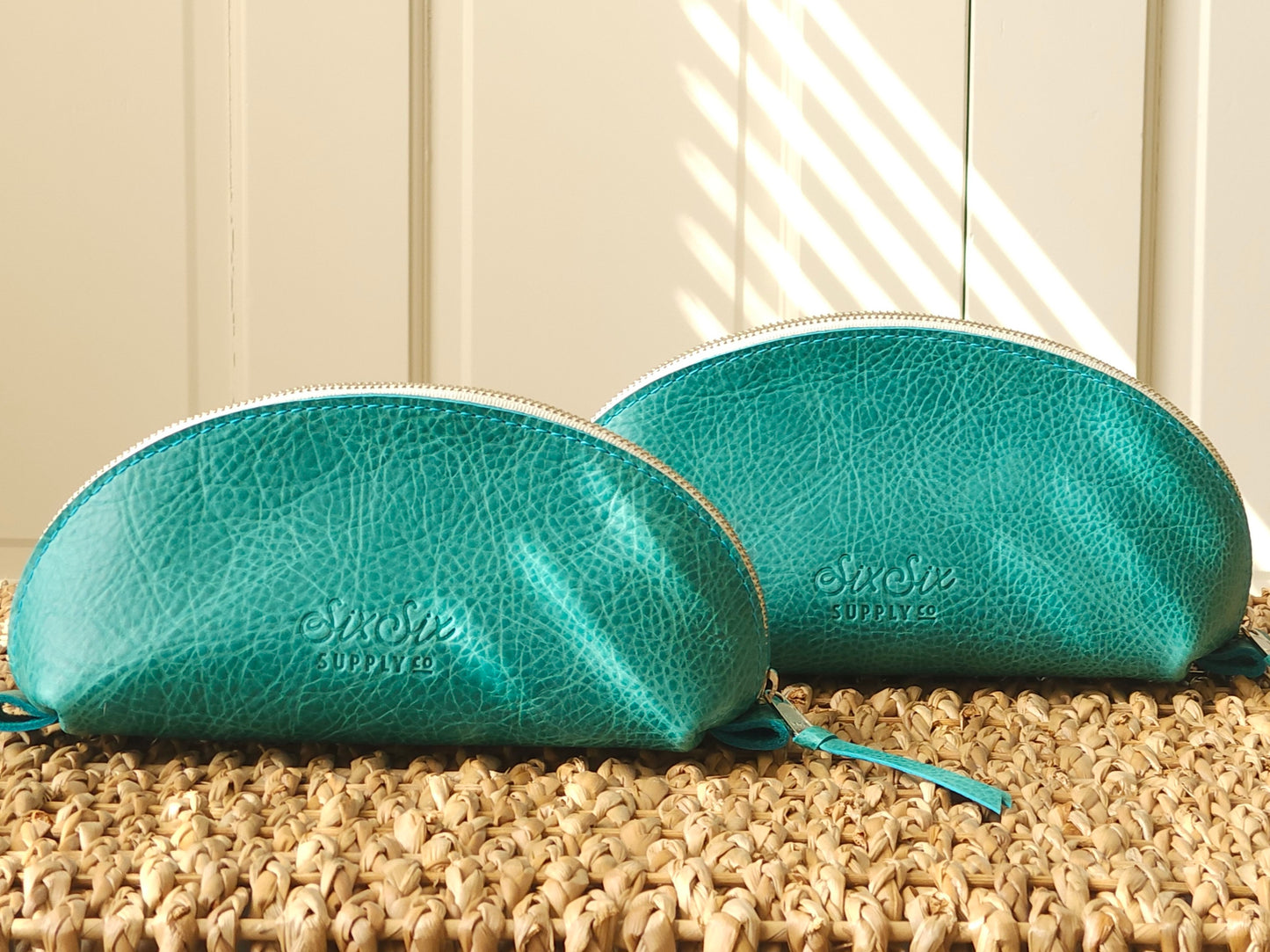 Claire Ellipse Makeup Bag