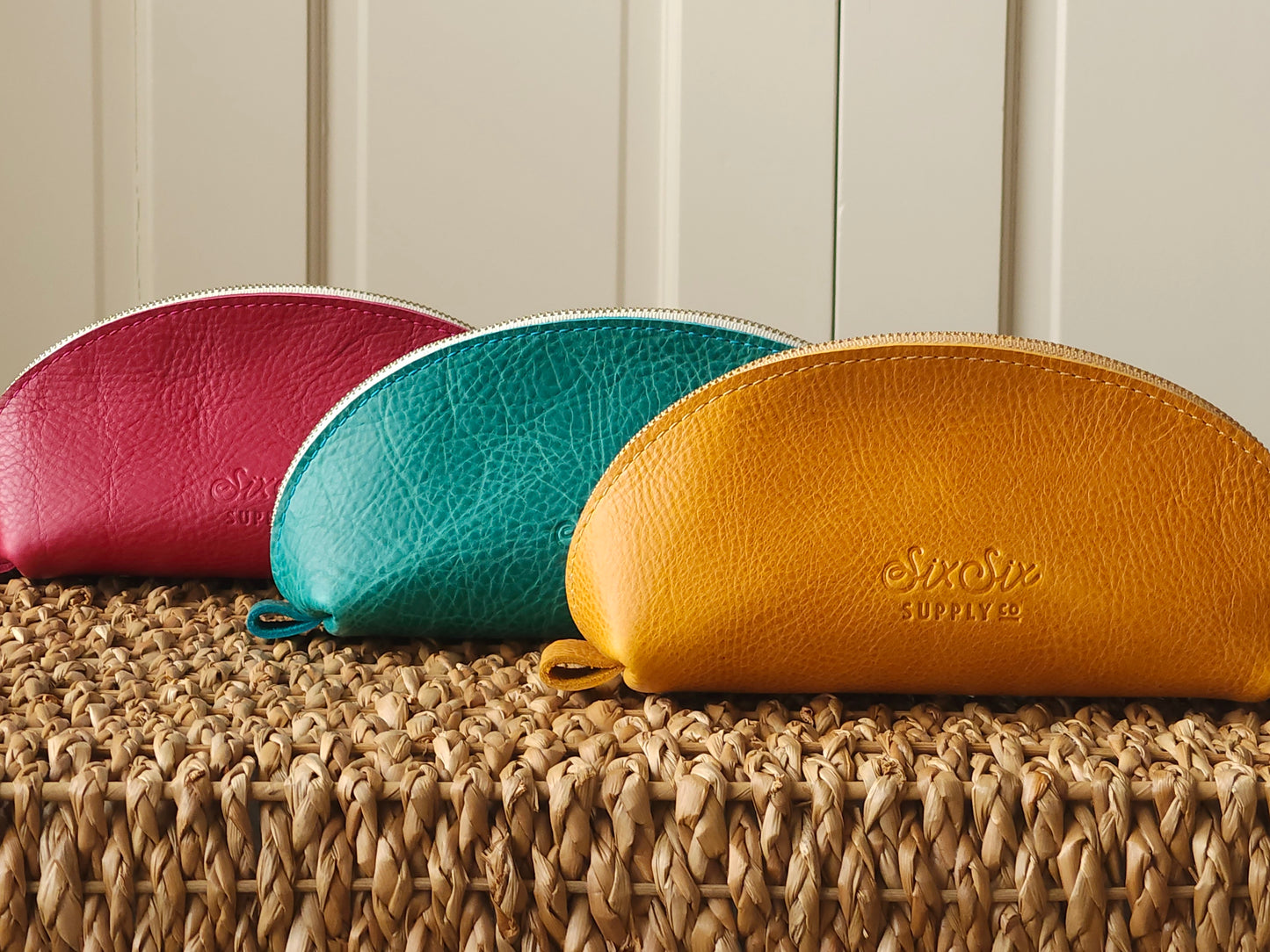 Claire Ellipse Makeup Bag