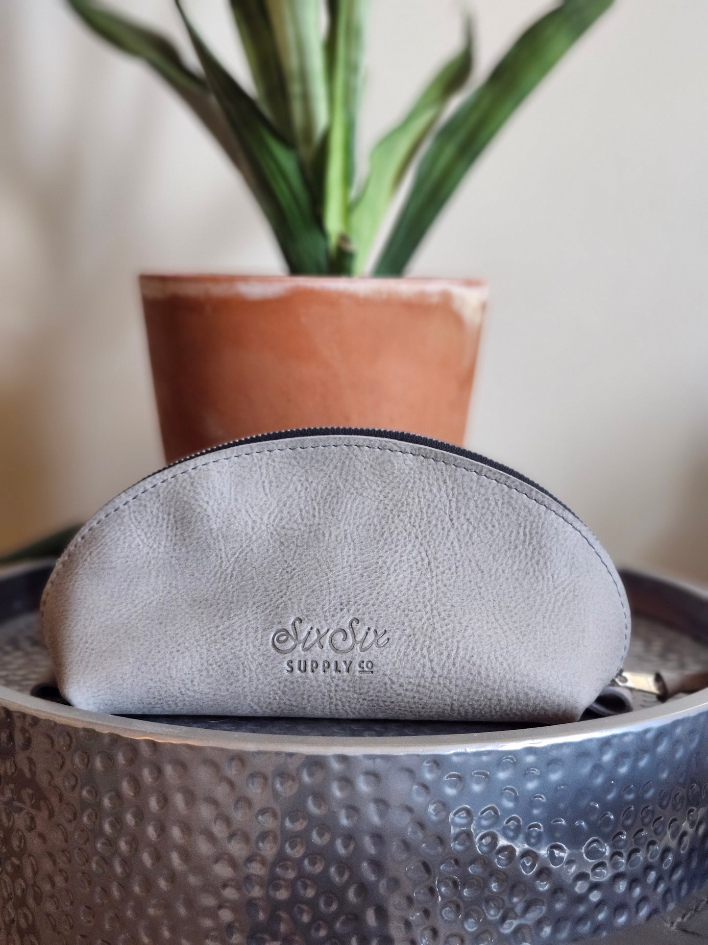 Claire Ellipse Makeup Bag