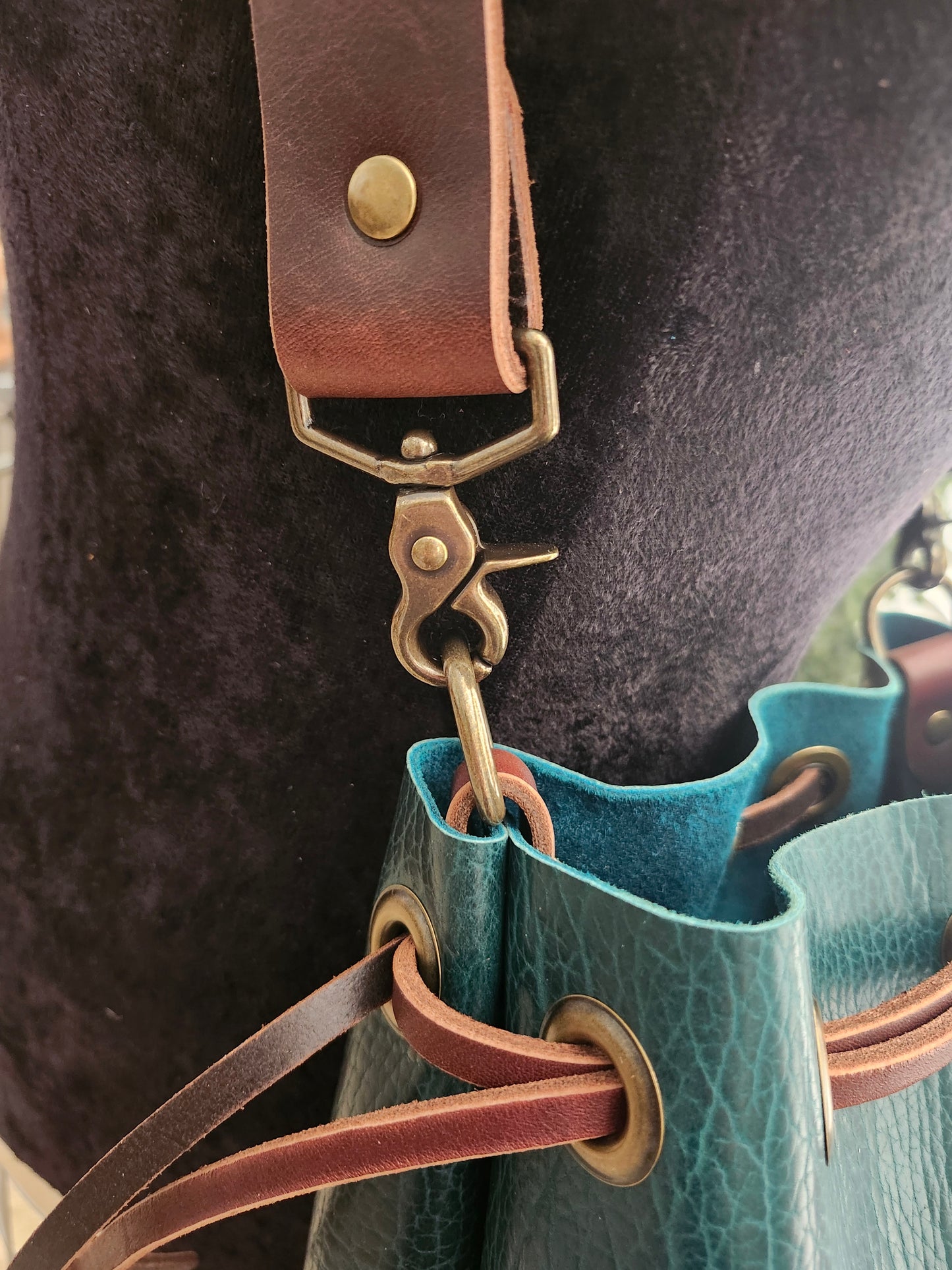 Susan Drawstring Bucket - Bison Teal