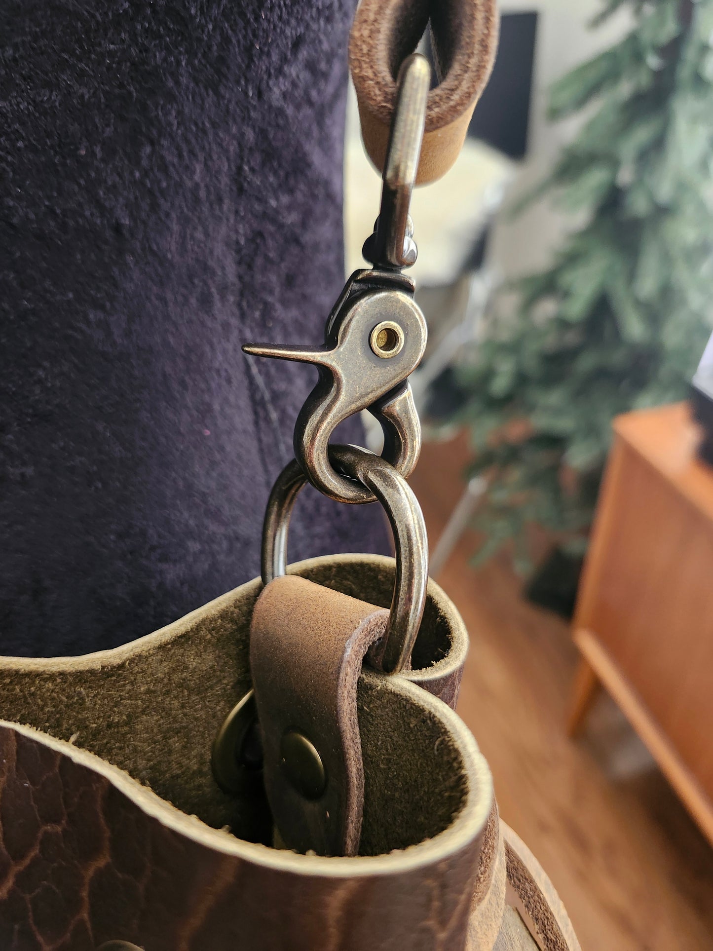 Susan Drawstring Bucket - Bison Olive