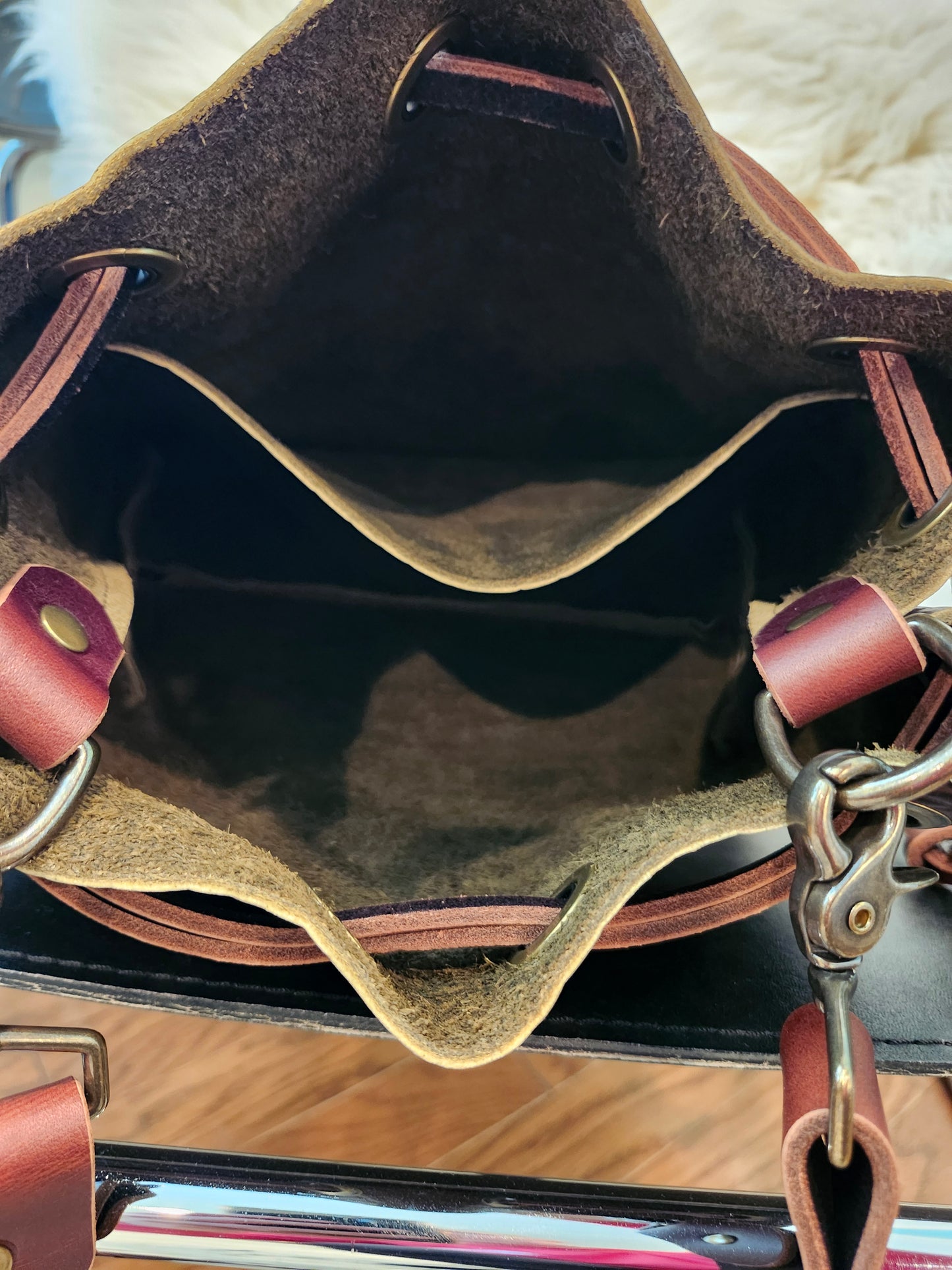Susan Drawstring Bucket - Bison Olive