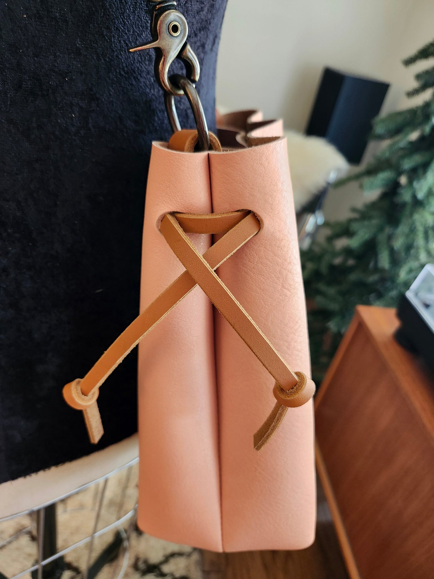 Susan Drawstring Bucket - Peach Fuzz