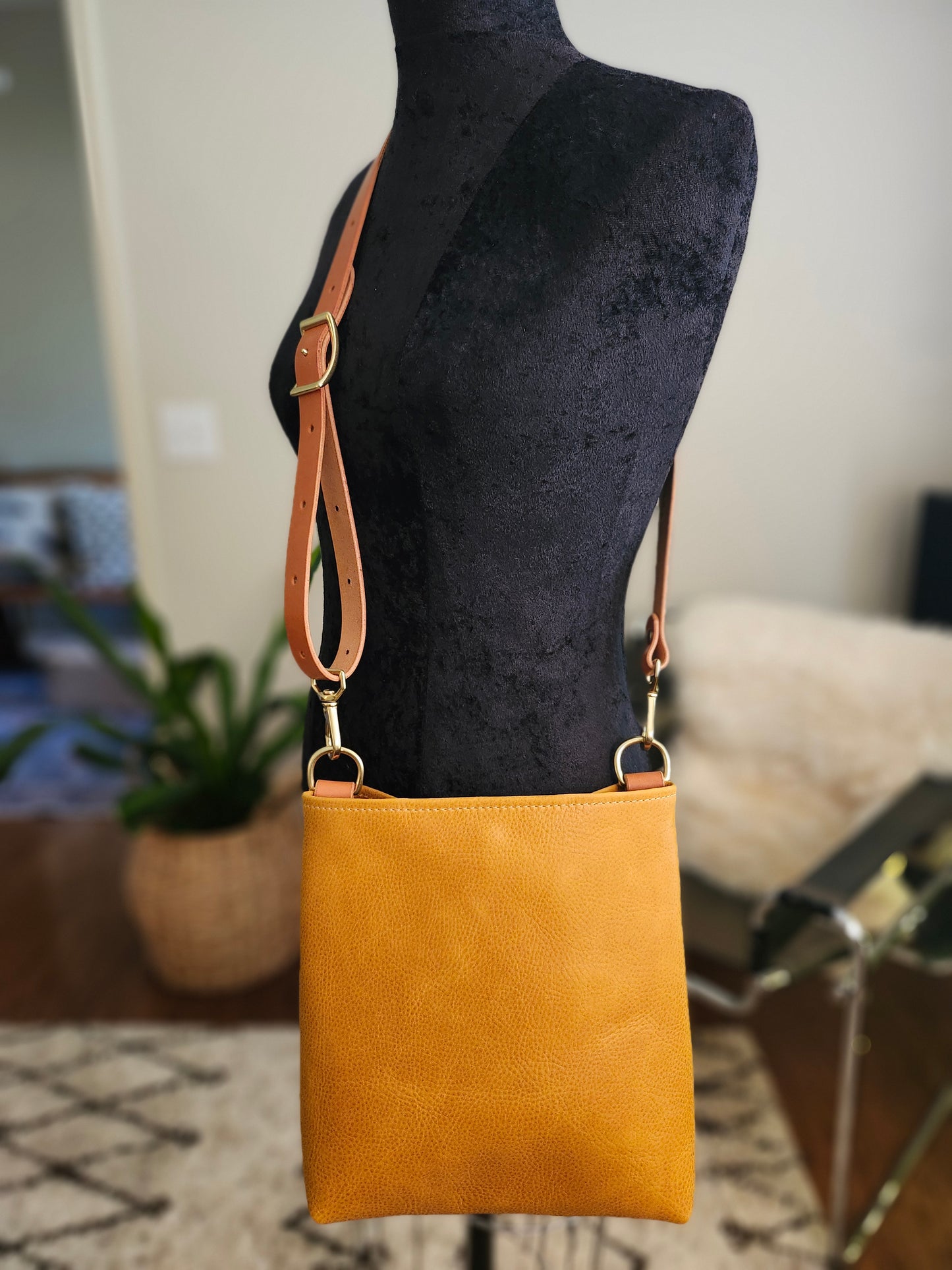 Jackie Lee 10 Inch Crossbody - Amber