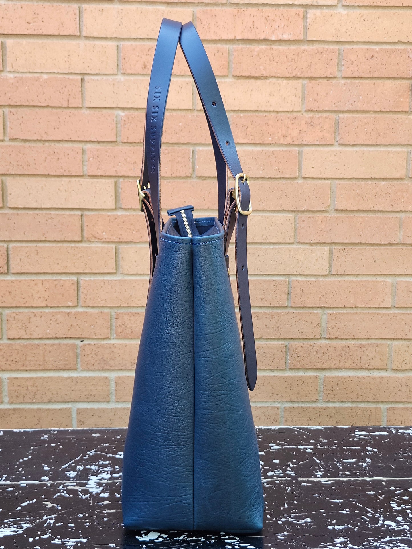 Jackie Lee 15 Inch Tote - BULLHIDE Navy