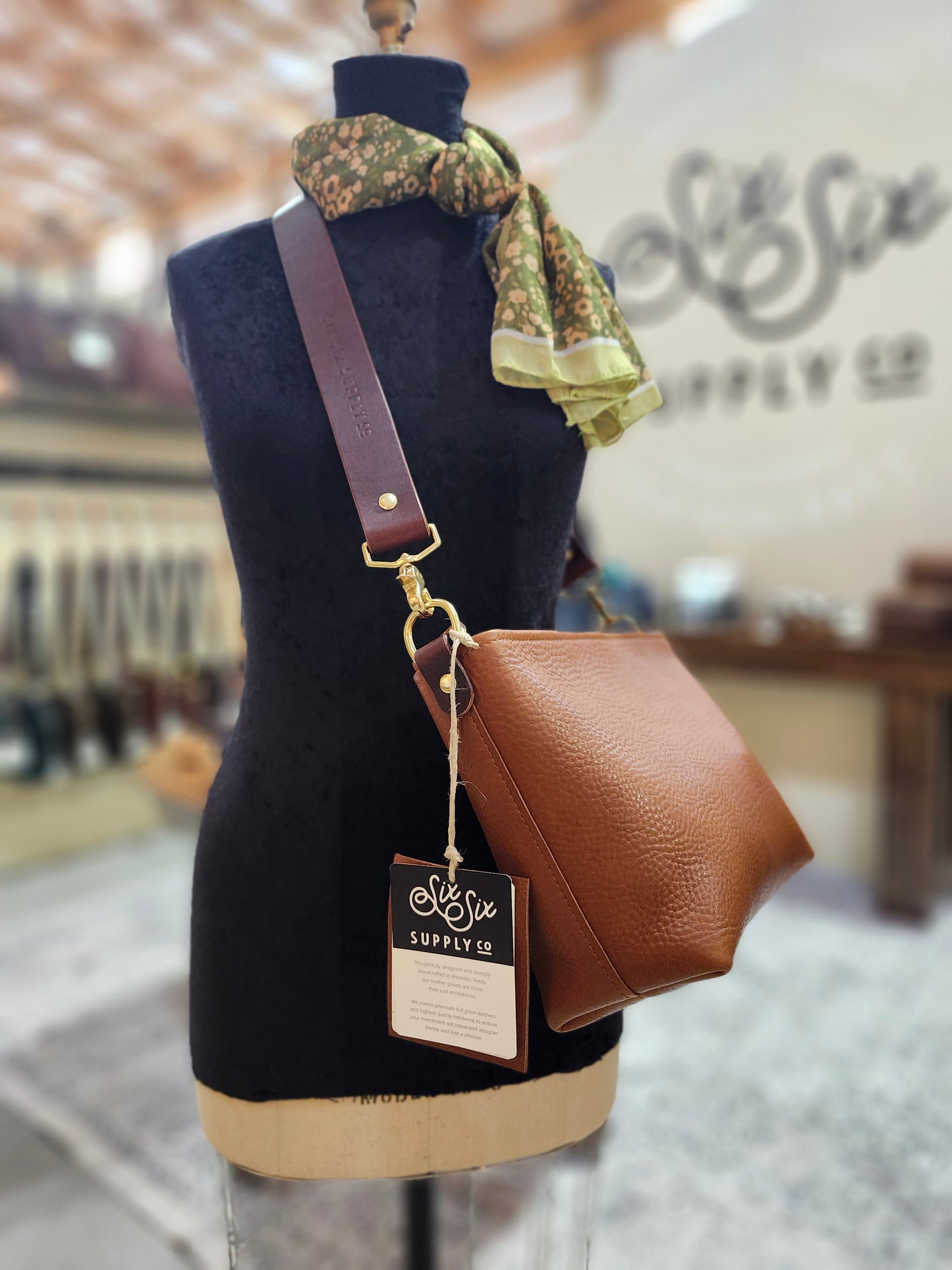 Gina Zippered Bag - Hickory