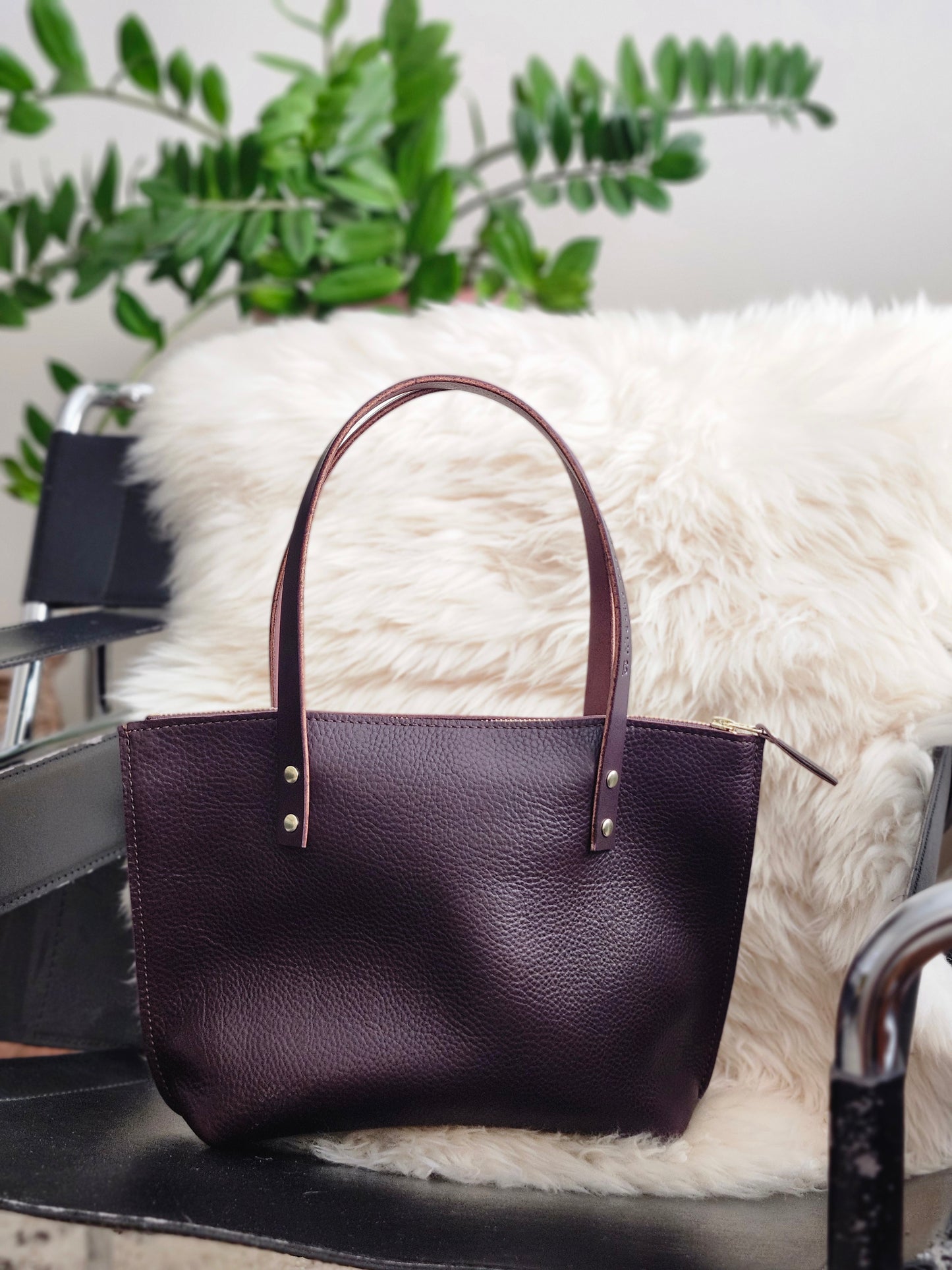 Katie 10" Modern Tote - Chocolate w/Zipper