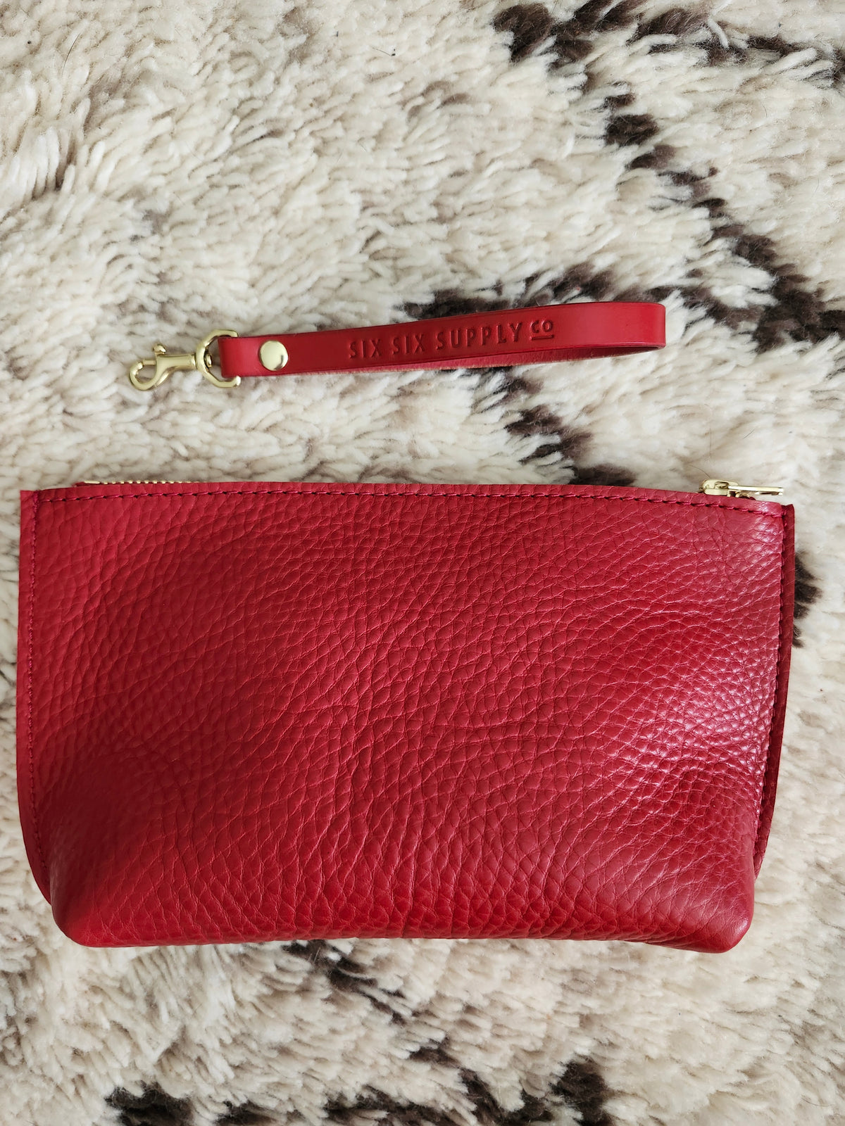 Katie 7" Wristlet - Red w/Zipper