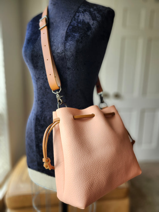 Susan Drawstring Bucket - Peach Fuzz