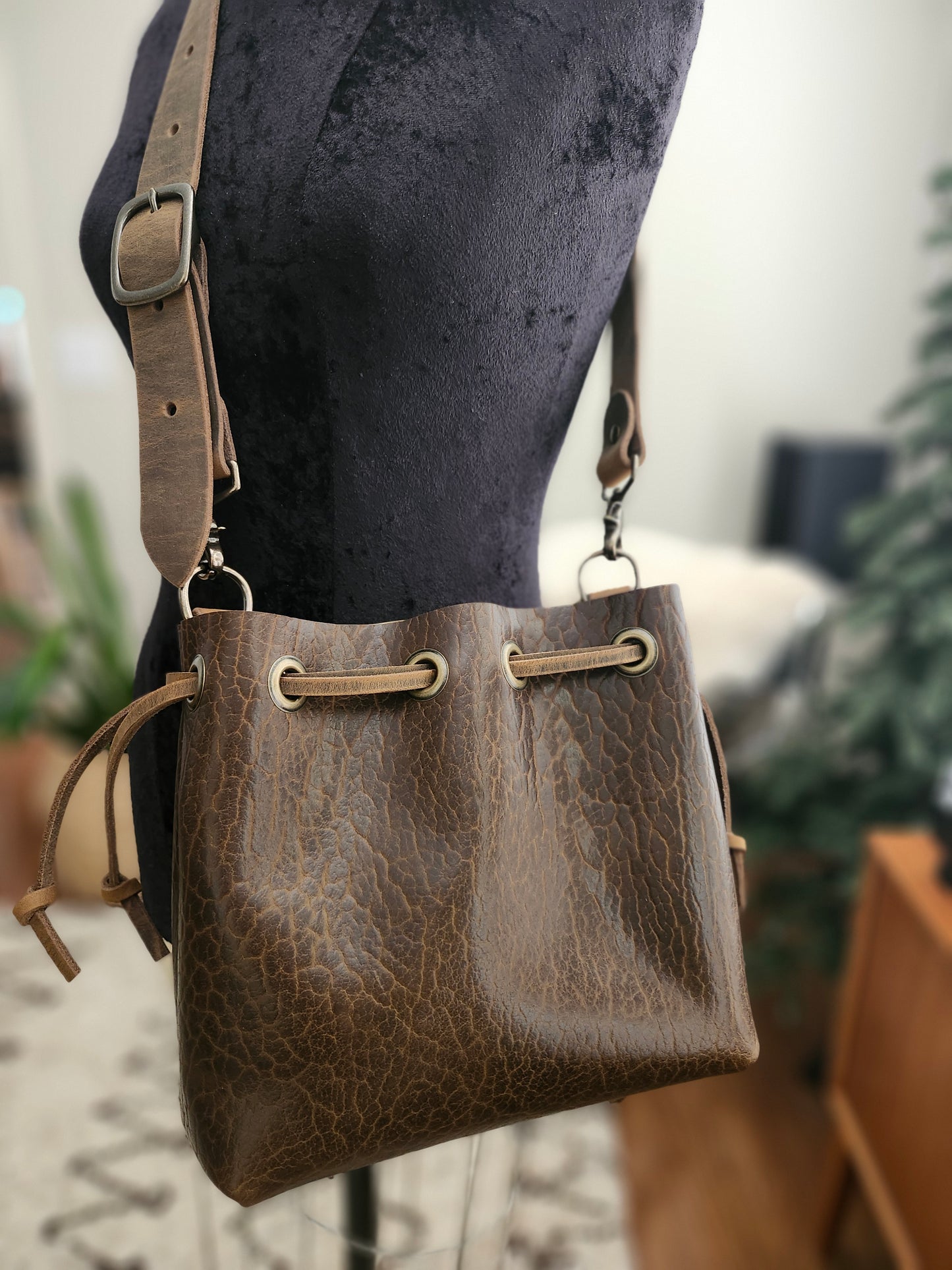 Susan Drawstring Bucket - Bison Olive