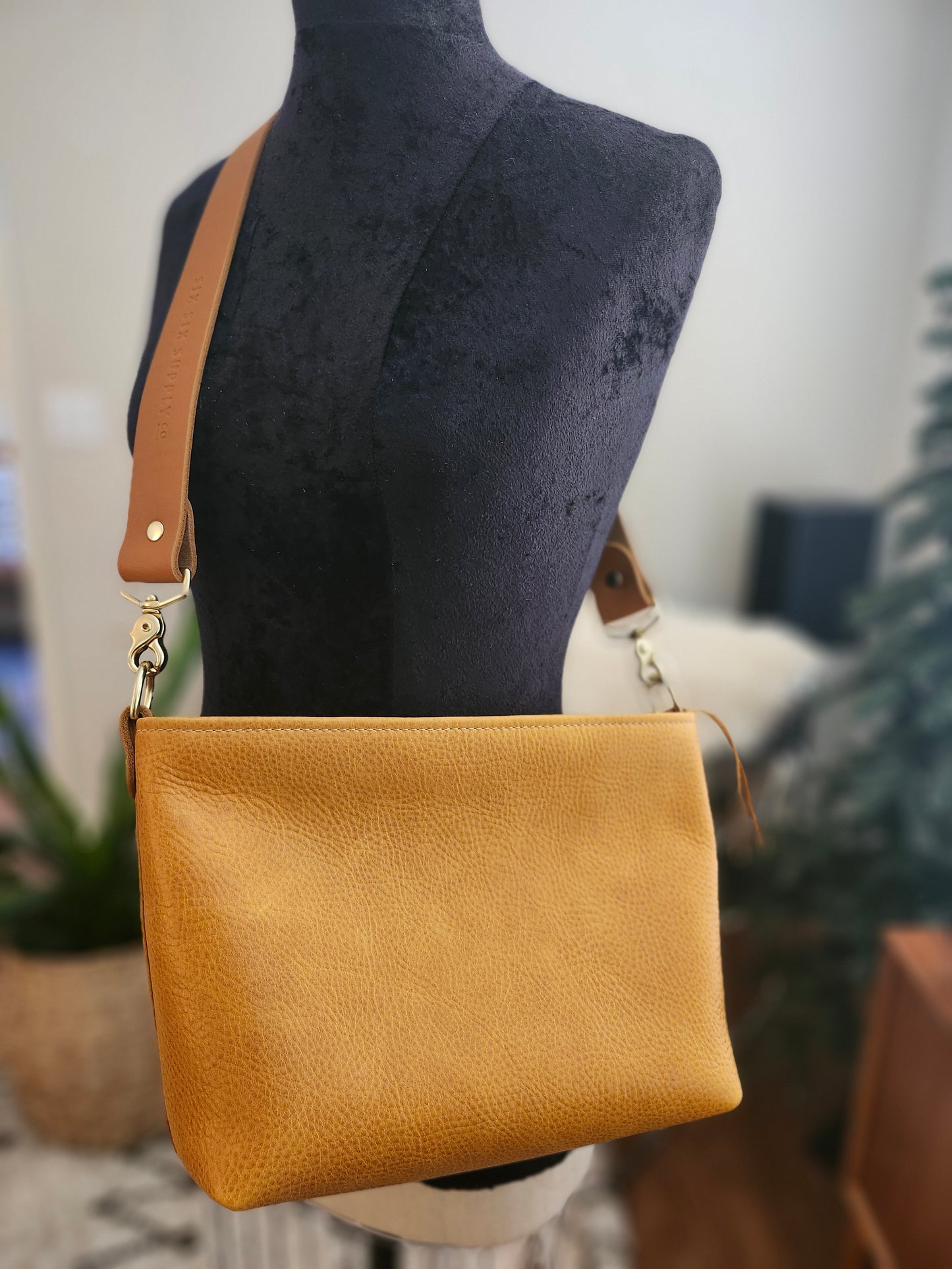Gina Zippered Bag - Amber
