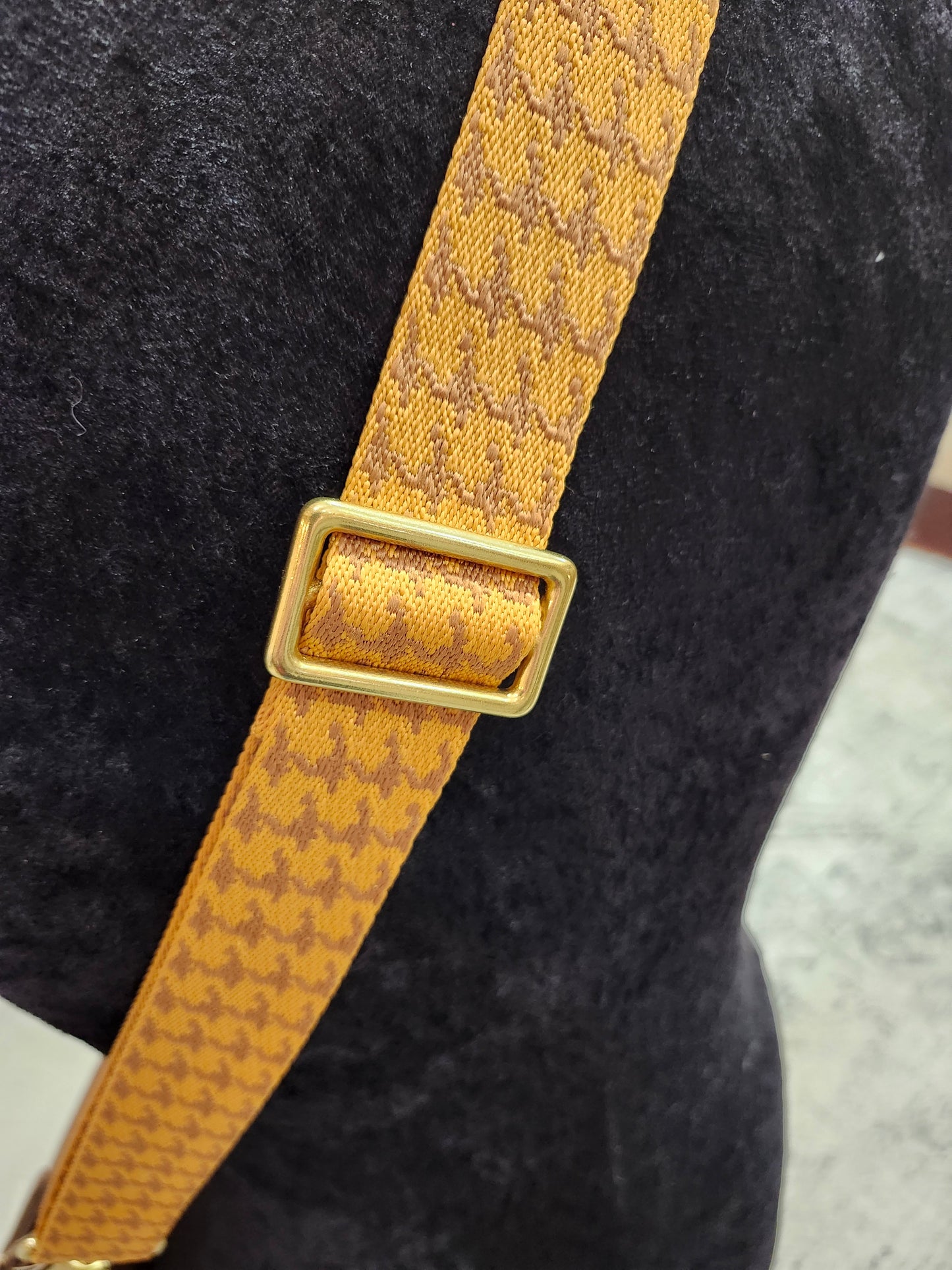 Jackie Lee 10" Crossbody - Walnut w/Brown & Gold Houndstooth Webbing Strap