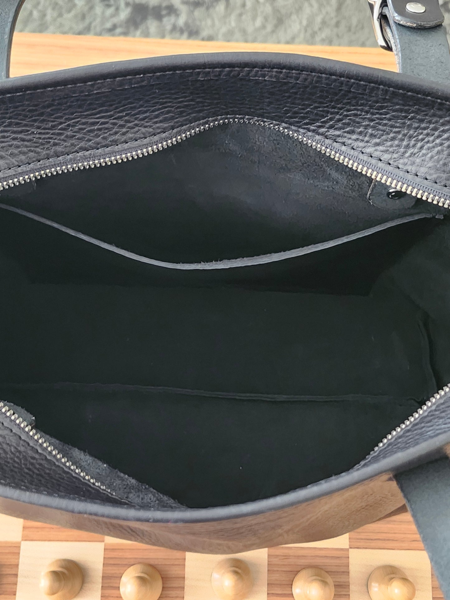 Jackie Lee 15 Inch Tote - Black w/Zipper