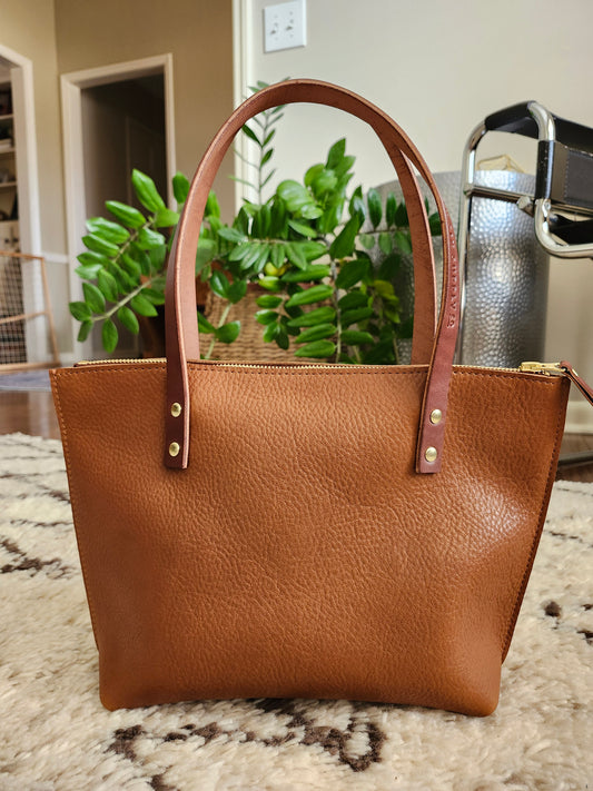 Katie 10" Modern Tote - Hickory w/Zipper