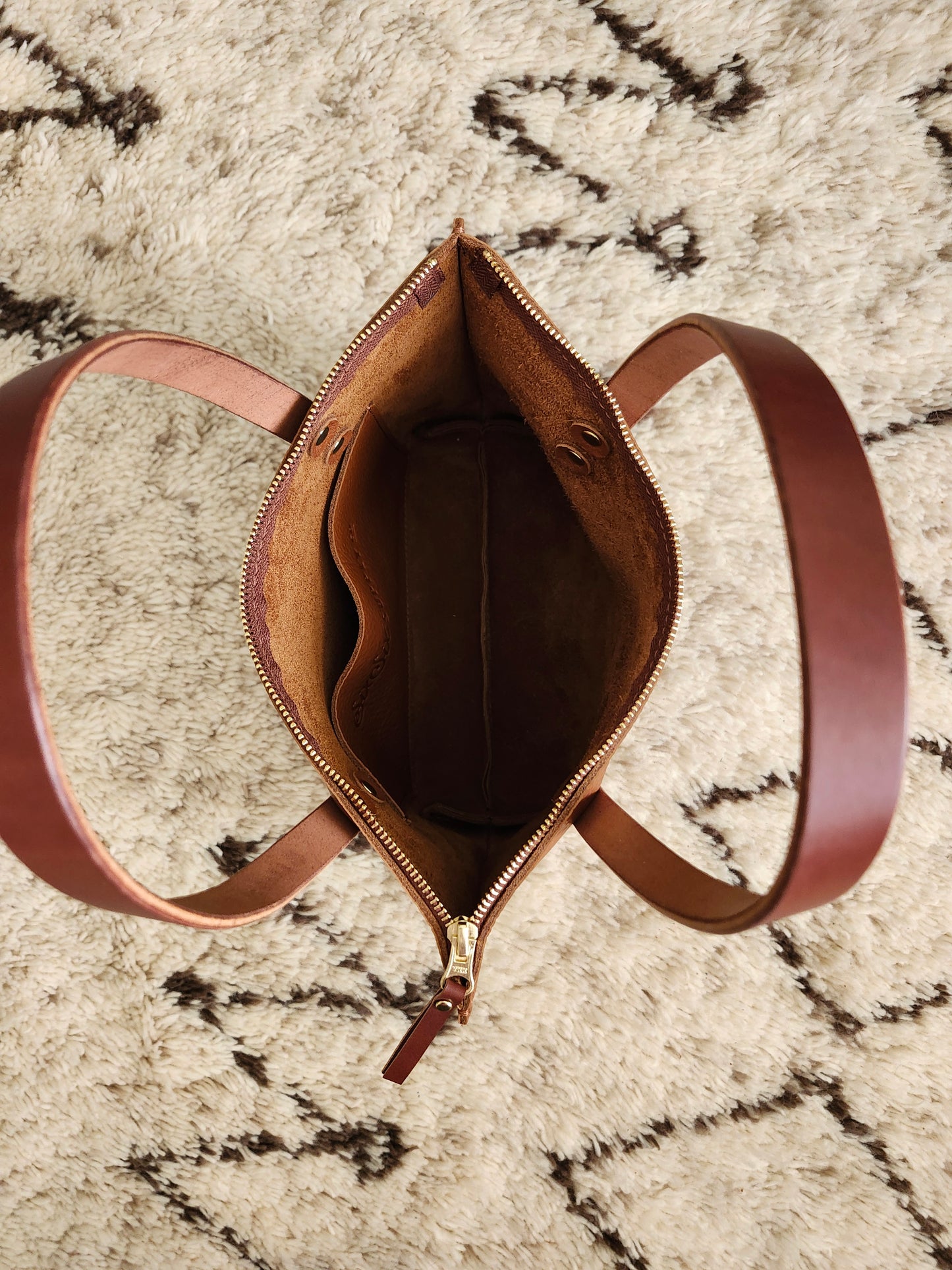 Katie 10" Modern Tote - Hickory w/Zipper