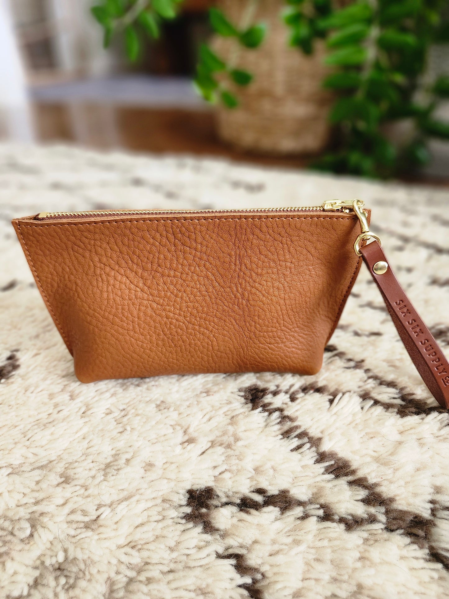Katie 7" Wristlet - Hickory w/Zipper
