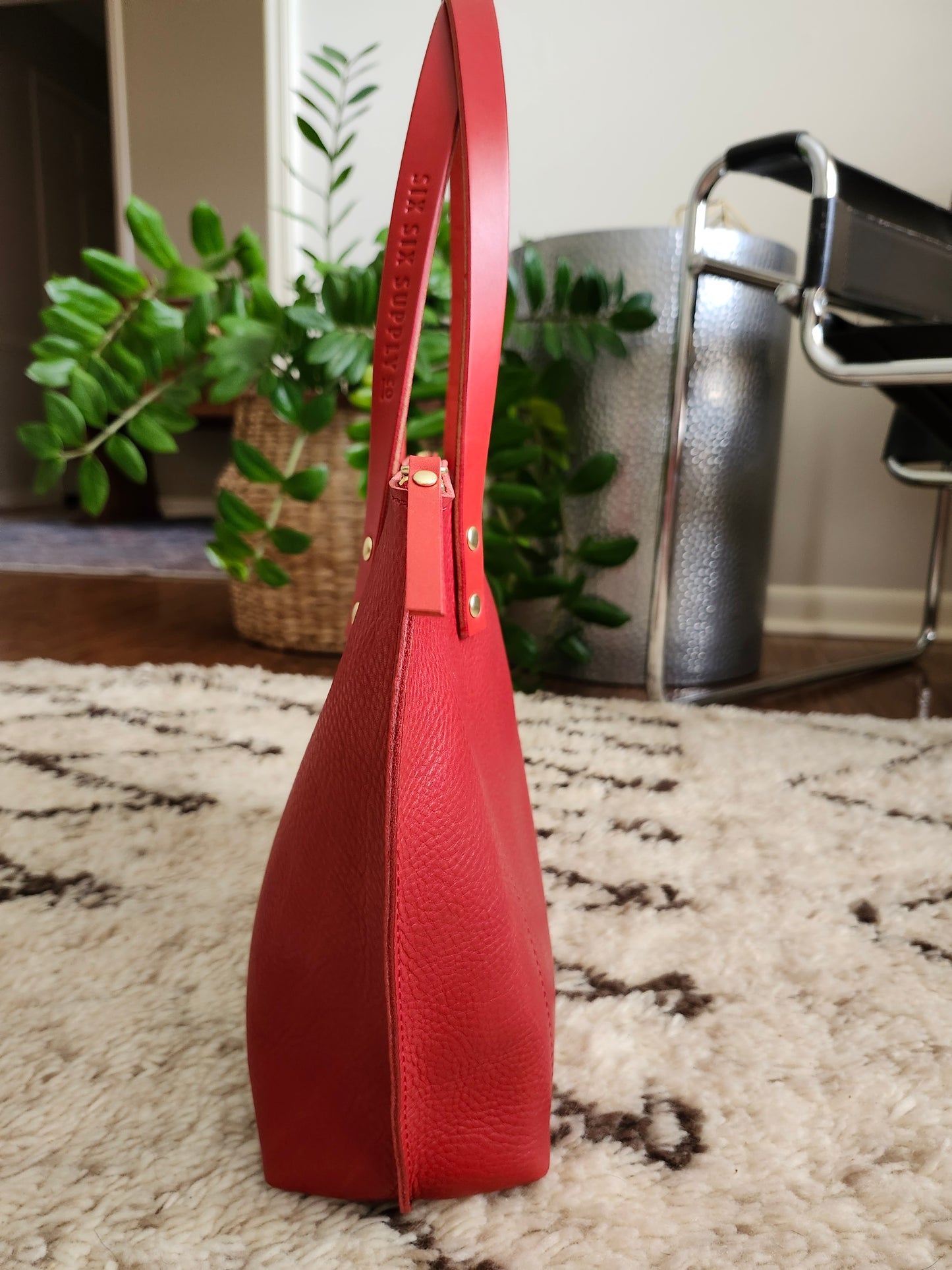Katie 12" Modern Tote - Red w/Zipper
