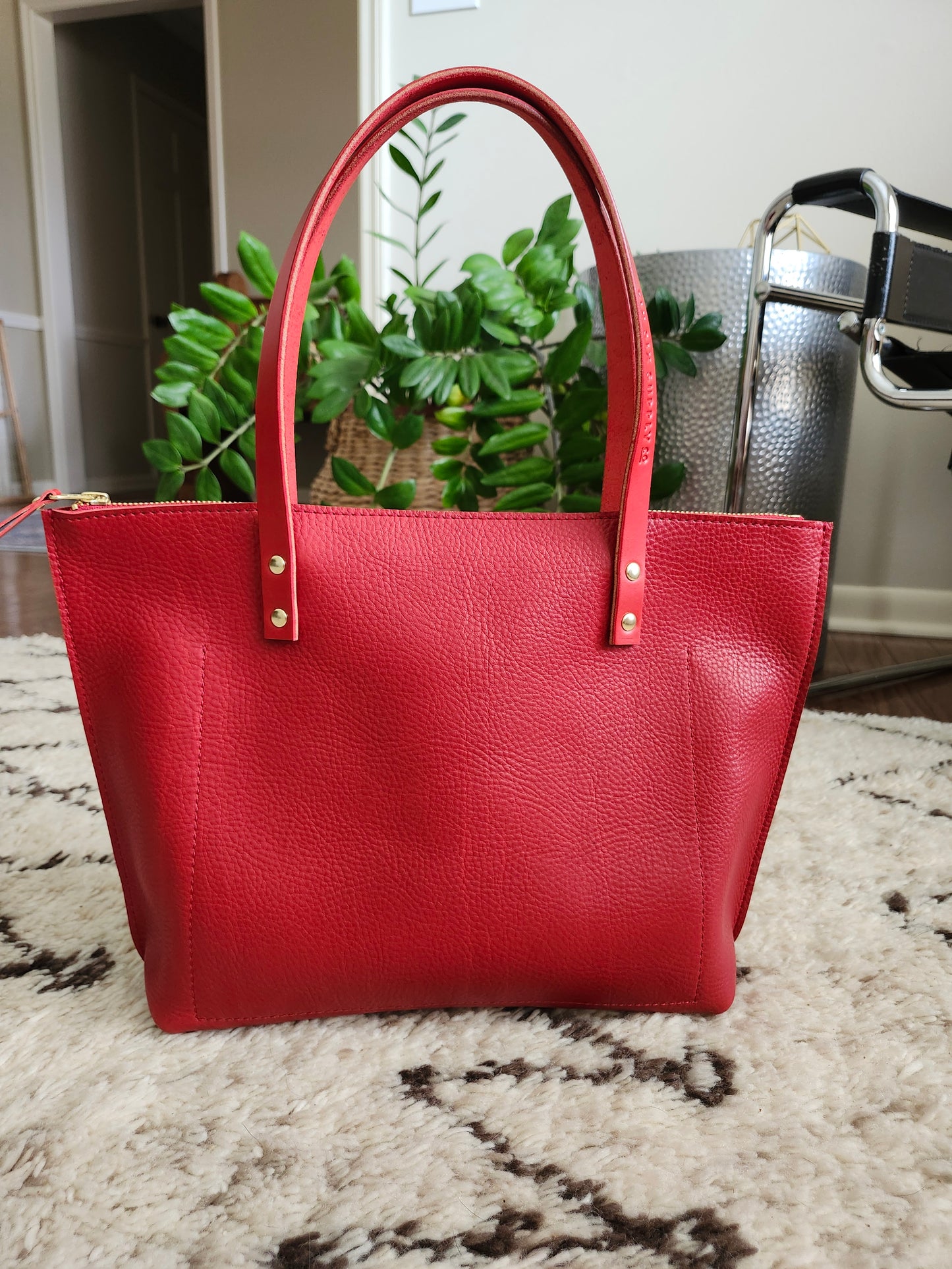 Katie 12" Modern Tote - Red w/Zipper