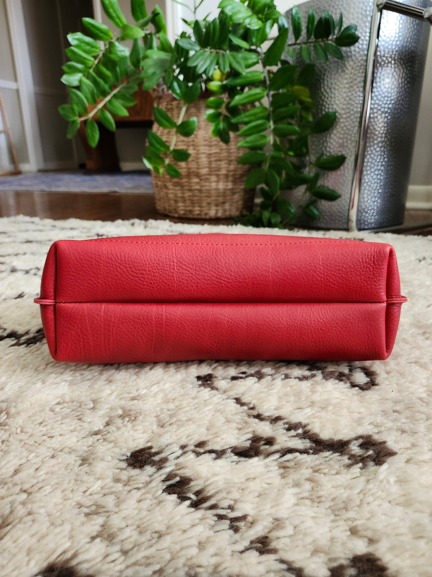Katie 12" Modern Tote - Red w/Zipper
