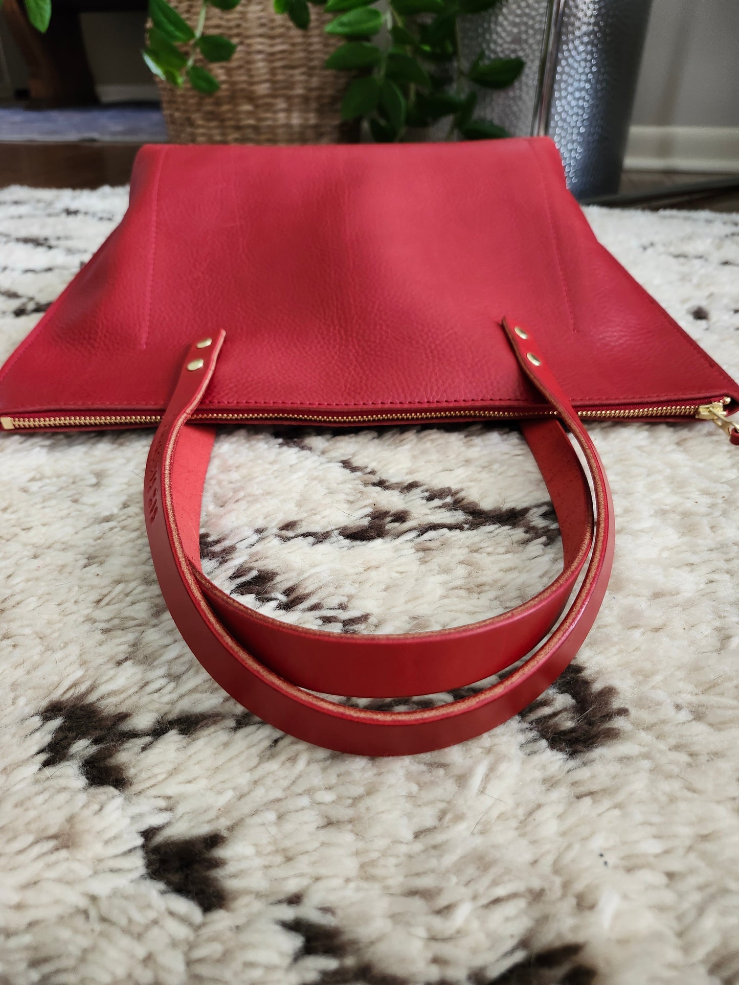 Katie 12" Modern Tote - Red w/Zipper