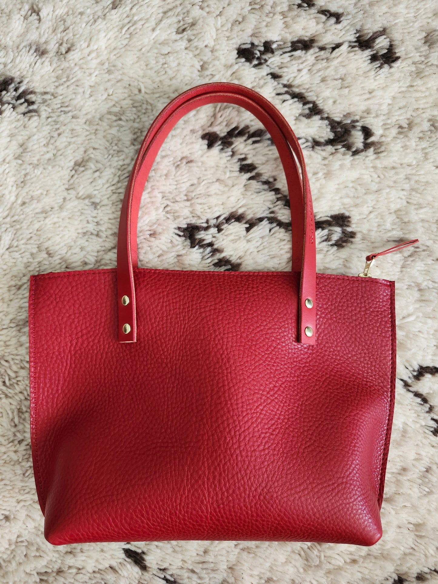 Katie 10" Modern Tote - Red w/Zipper