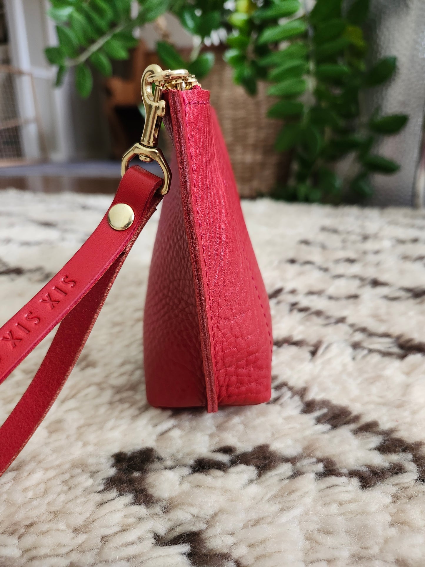 Katie 7" Wristlet - Red w/Zipper