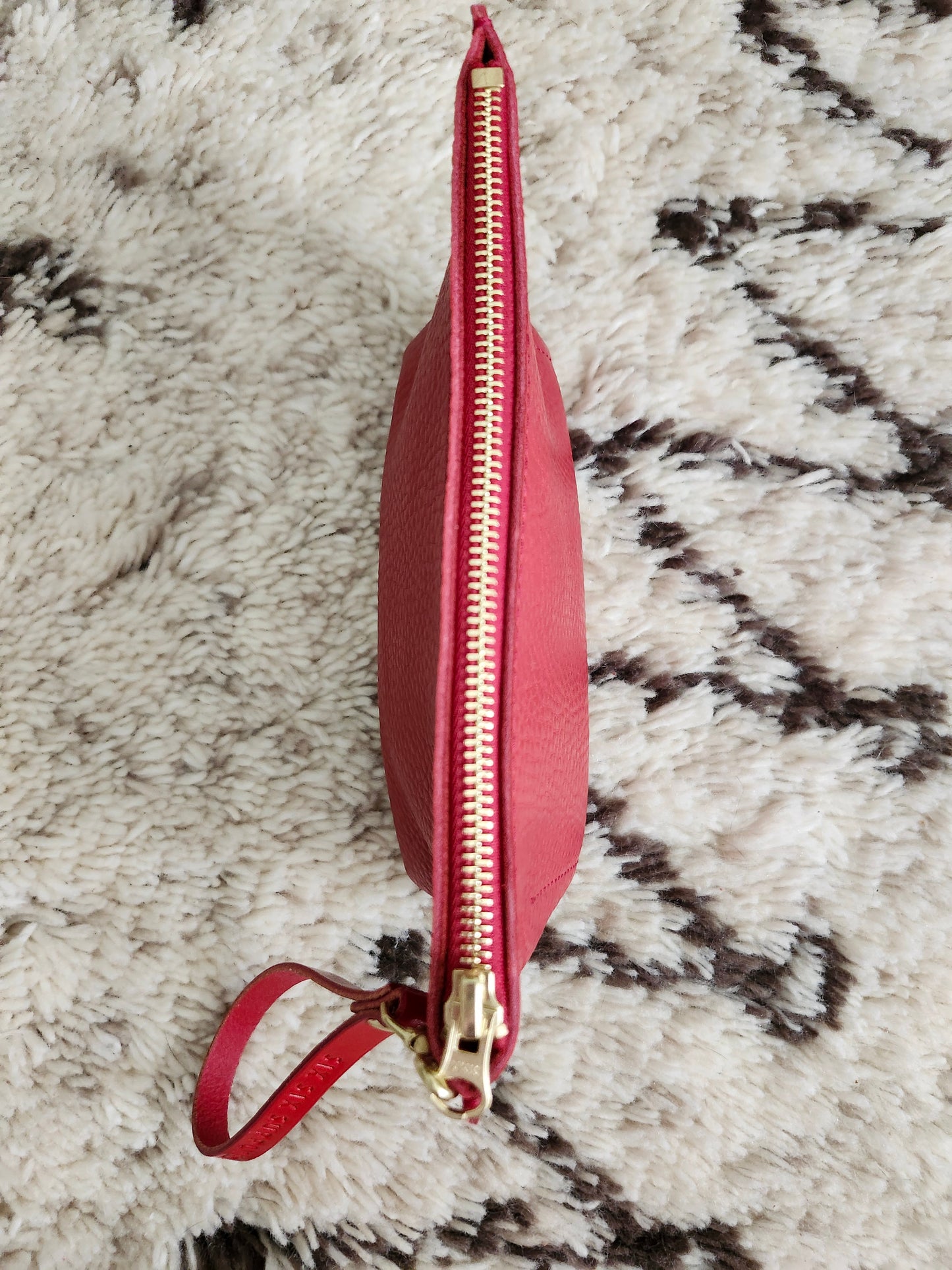 Katie 7" Wristlet - Red w/Zipper