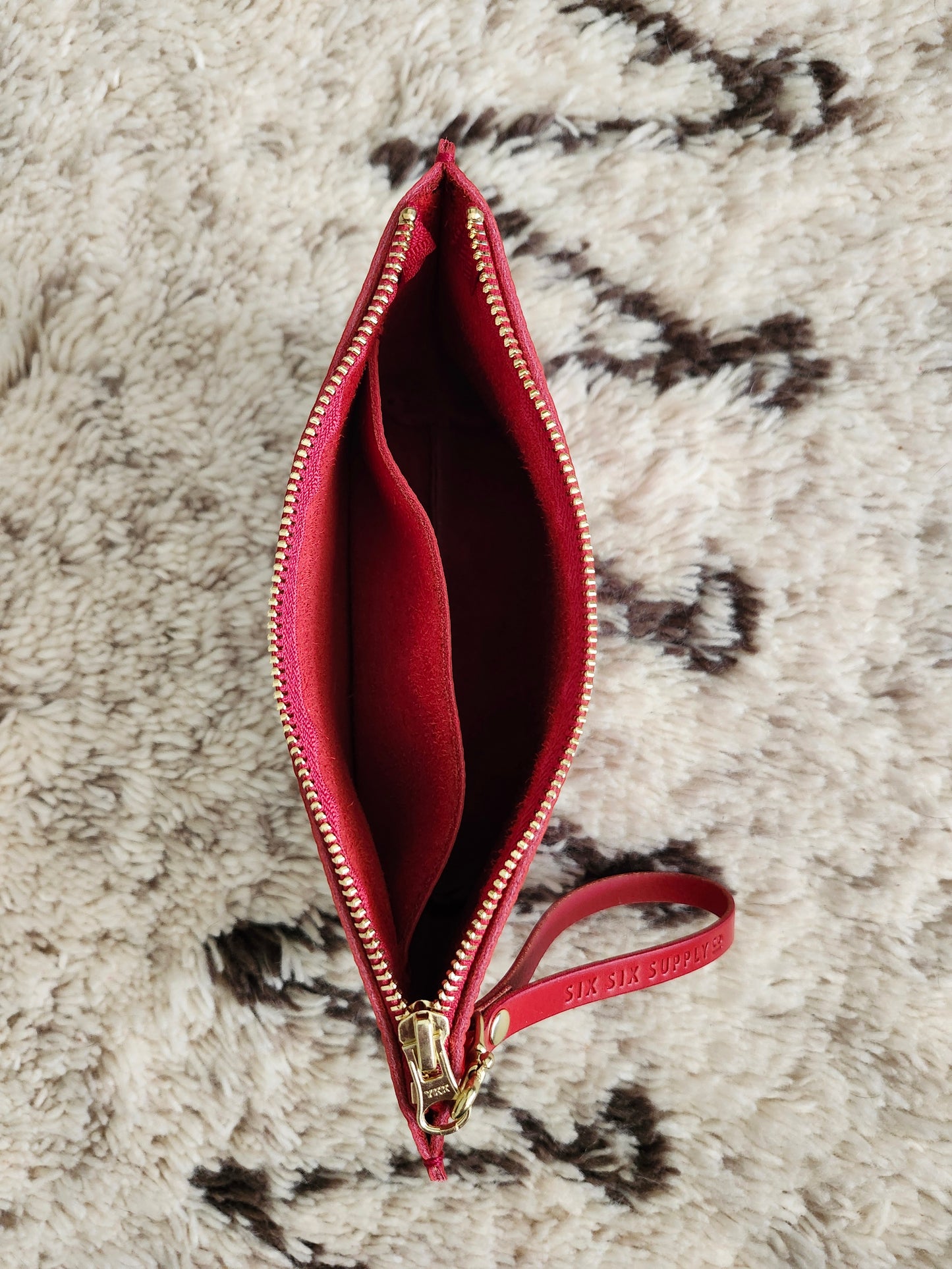 Katie 7" Wristlet - Red w/Zipper