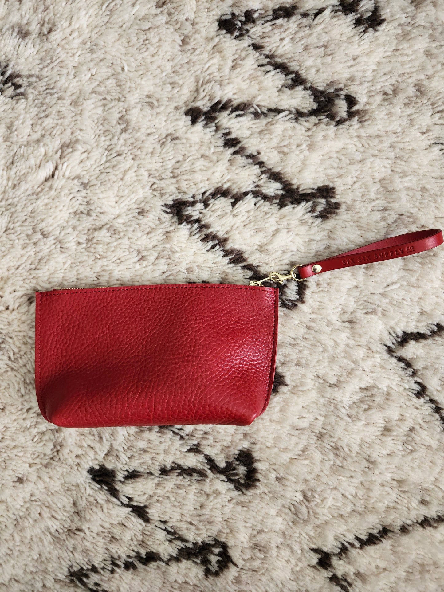 Katie 7" Wristlet - Red w/Zipper