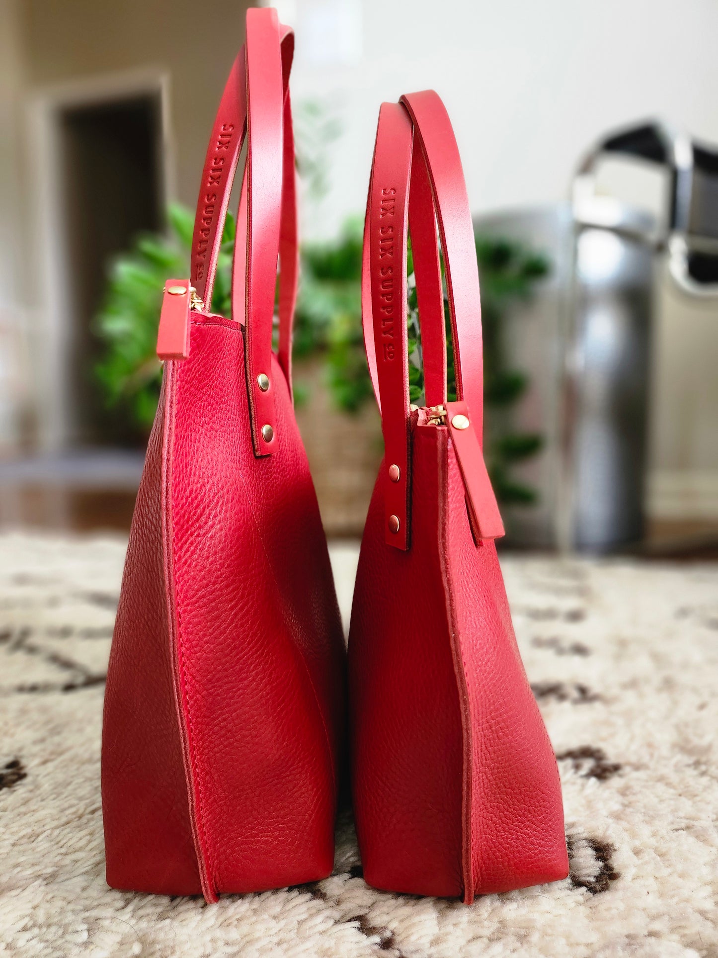Katie 12" Modern Tote - Red w/Zipper