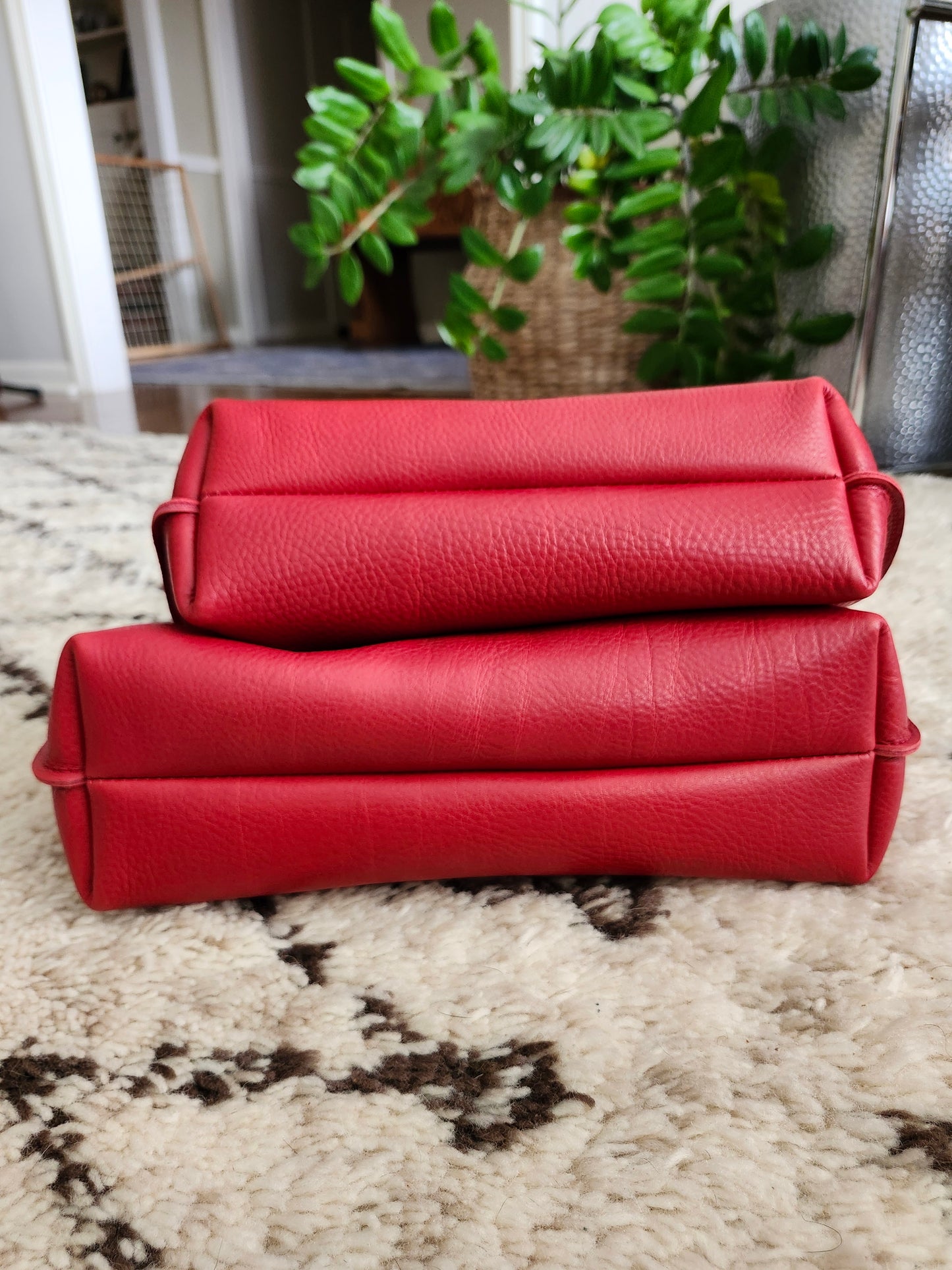 Katie 10" Modern Tote - Red w/Zipper