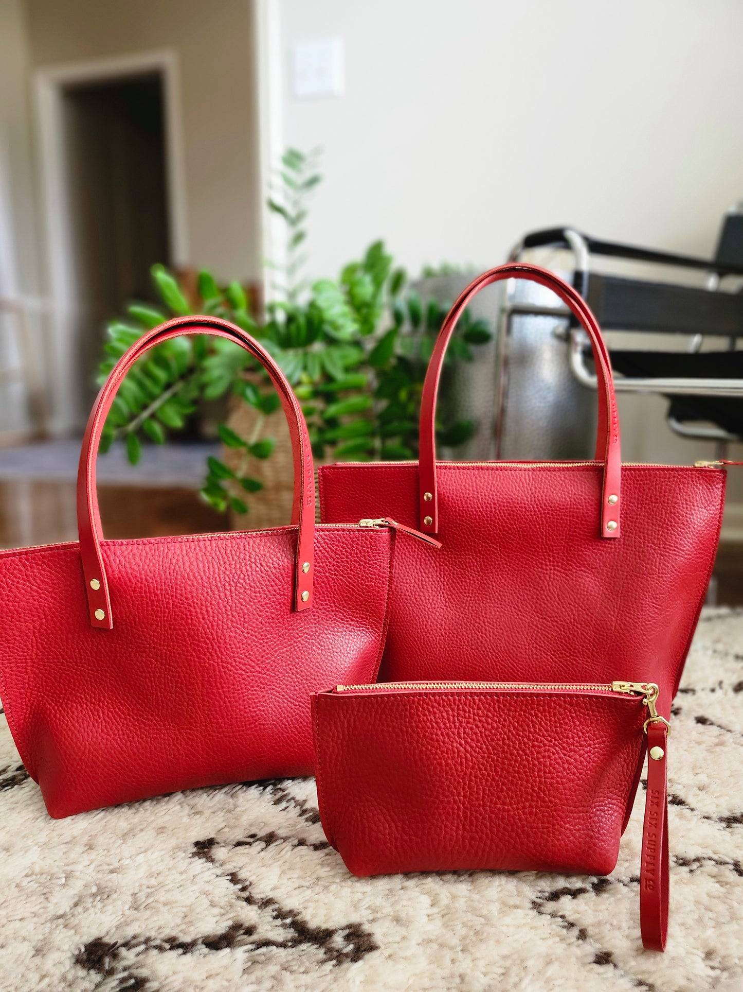 Katie 10" Modern Tote - Red w/Zipper