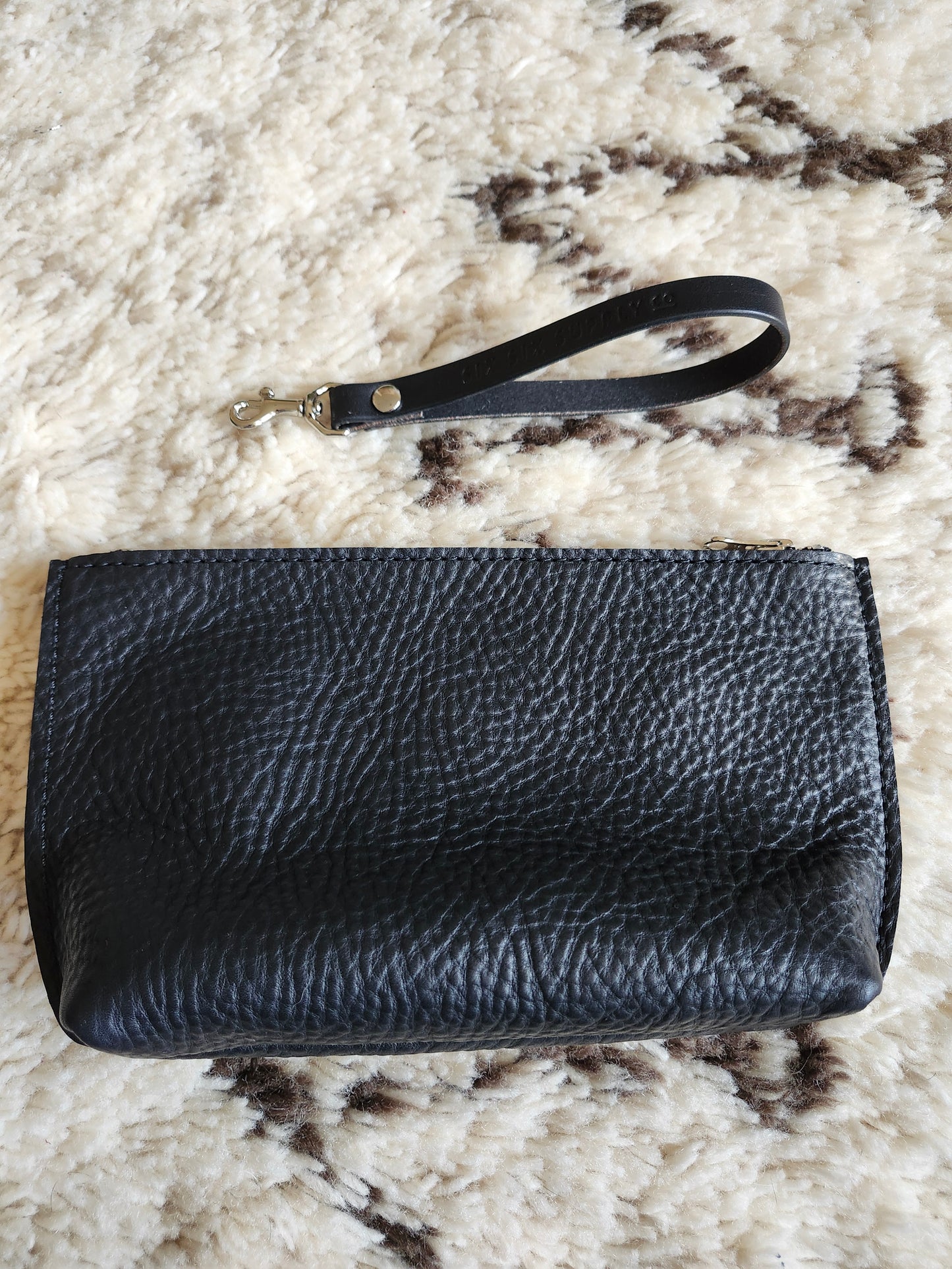Katie 7" Wristlet - Black w/Zipper