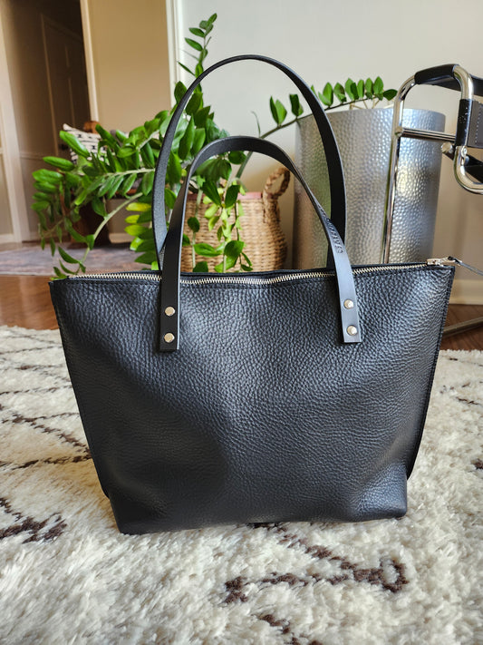 Katie 12" Modern Tote - Black w/Zipper