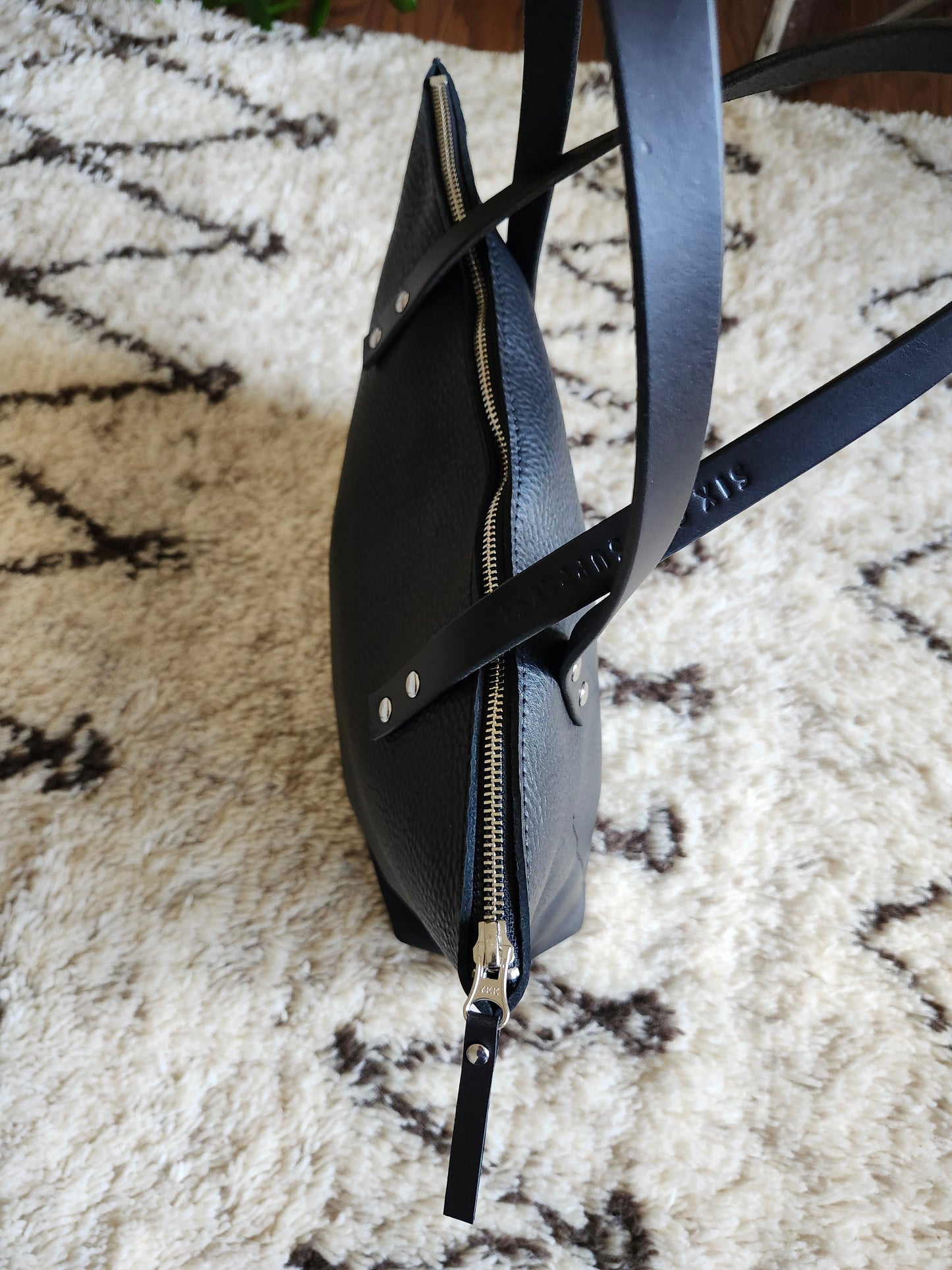 Katie 12" Modern Tote - Black w/Zipper