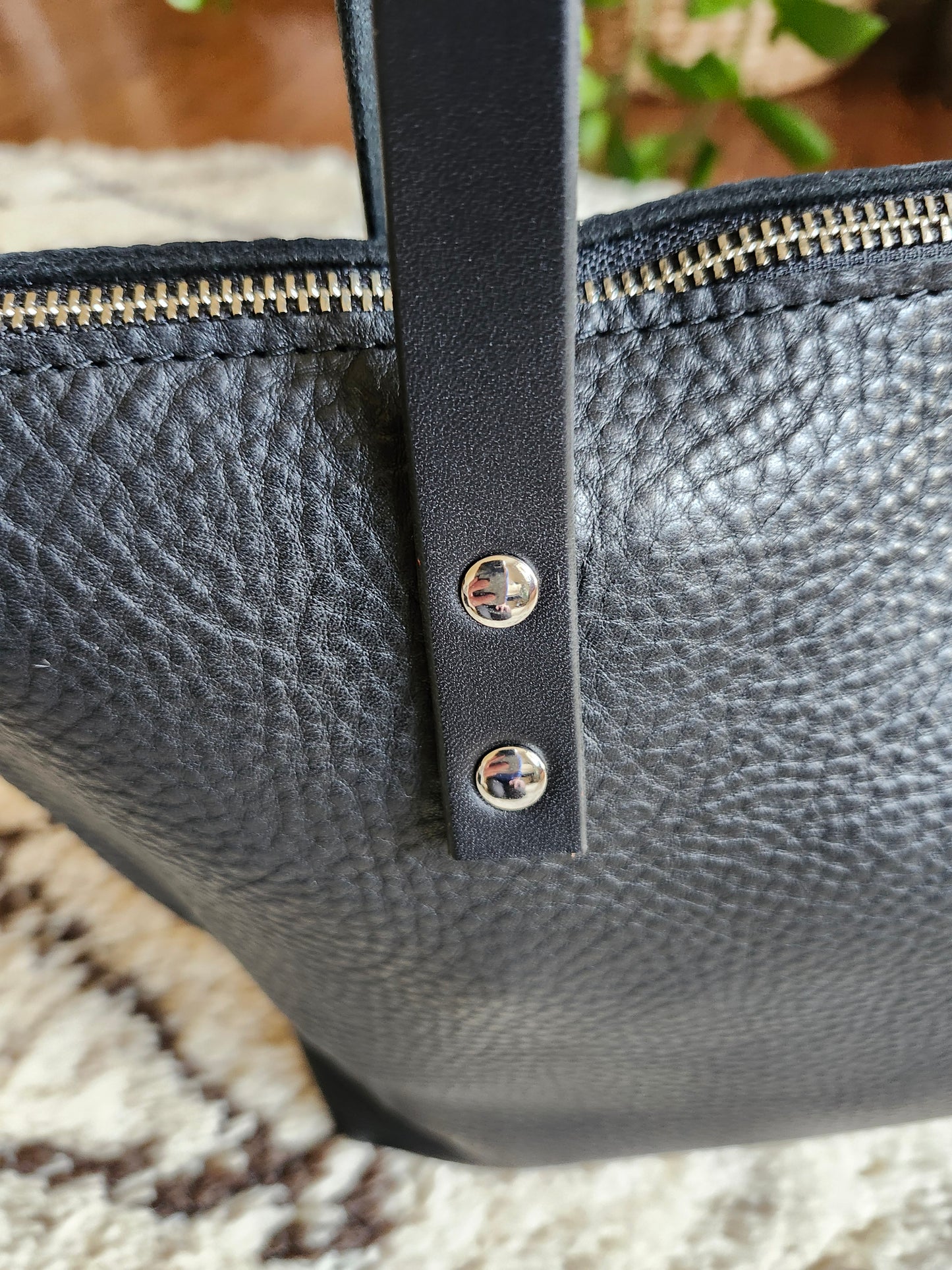 Katie 12" Modern Tote - Black w/Zipper