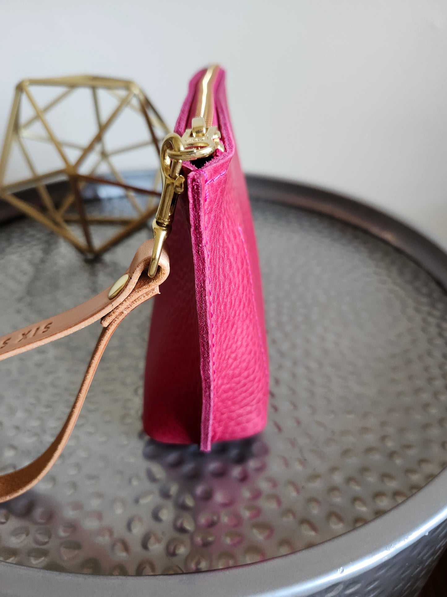 Katie 7" Wristlet - Fuchsia w/Zipper