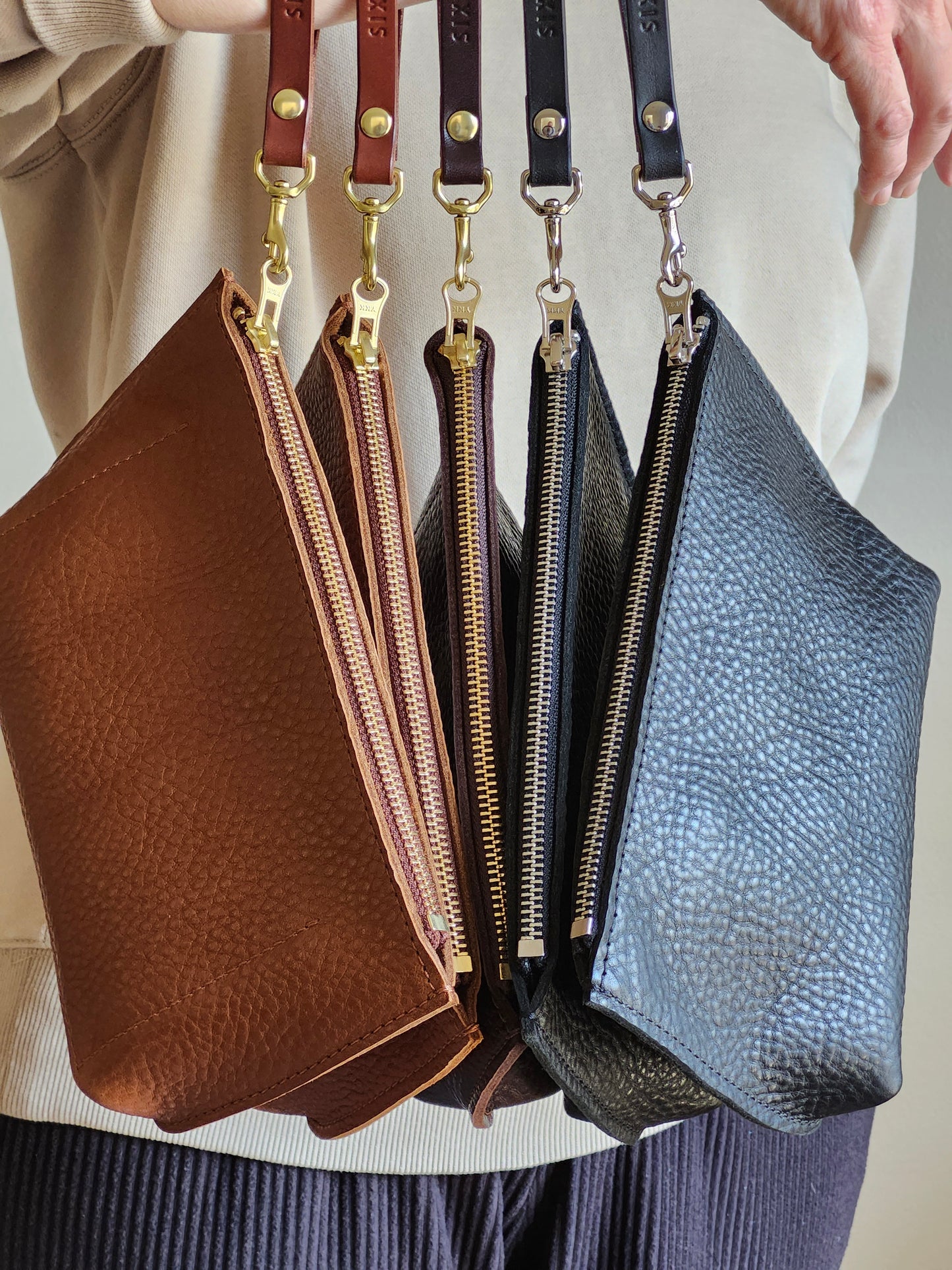 Katie 7" Wristlet - Olive w/Zipper