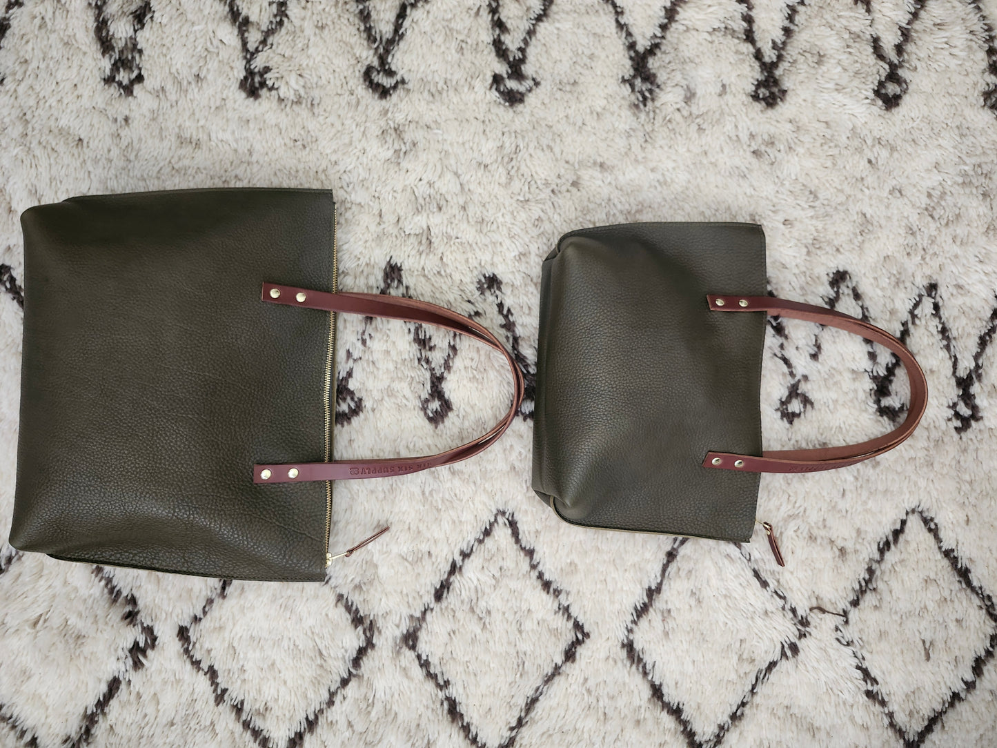 Katie 10" Modern Tote - Olive w/Zipper