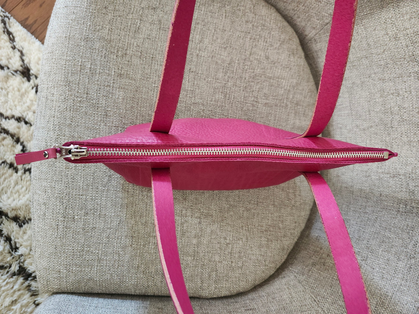 Katie 10" Modern Zippered Tote - Fuchsia w/Fuchsia Straps