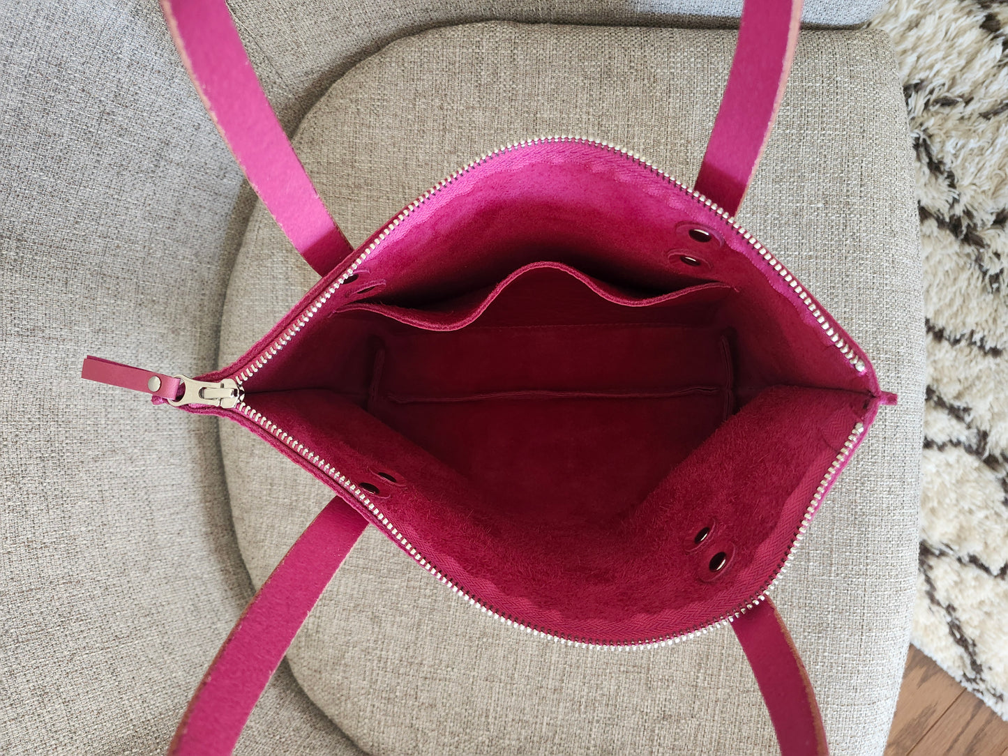 Katie 10" Modern Zippered Tote - Fuchsia w/Fuchsia Straps