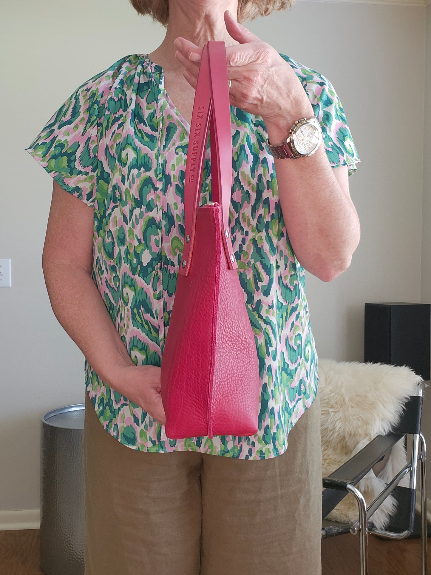 Katie 10" Modern Zippered Tote - Fuchsia w/Fuchsia Straps