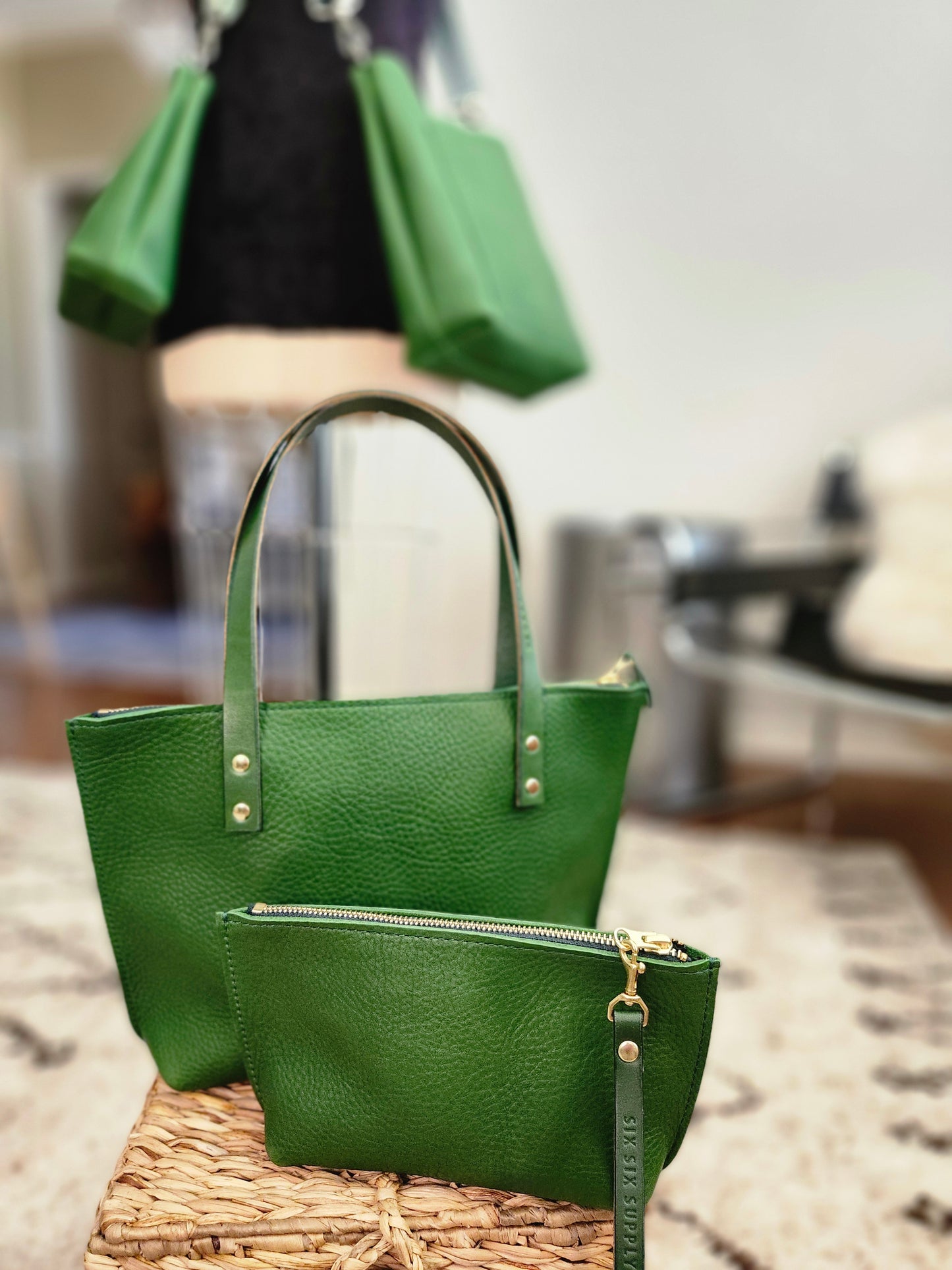 Katie 7" Wristlet - Jade Green w/Zipper